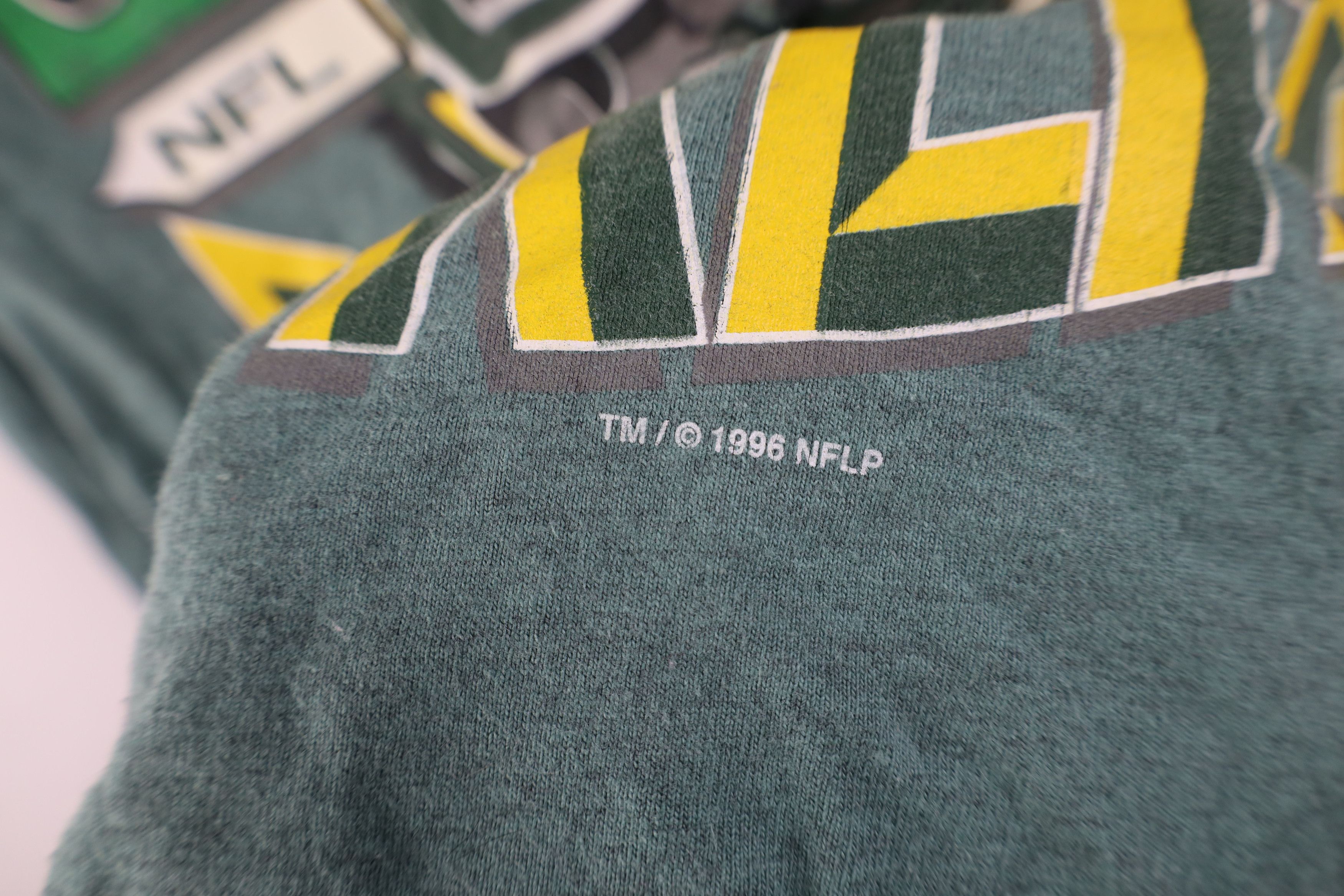 Vintage Vintage 90s Green Bay Packers Football Long Sleeve T-Shirt Size US XL / EU 56 / 4 - 5 Thumbnail