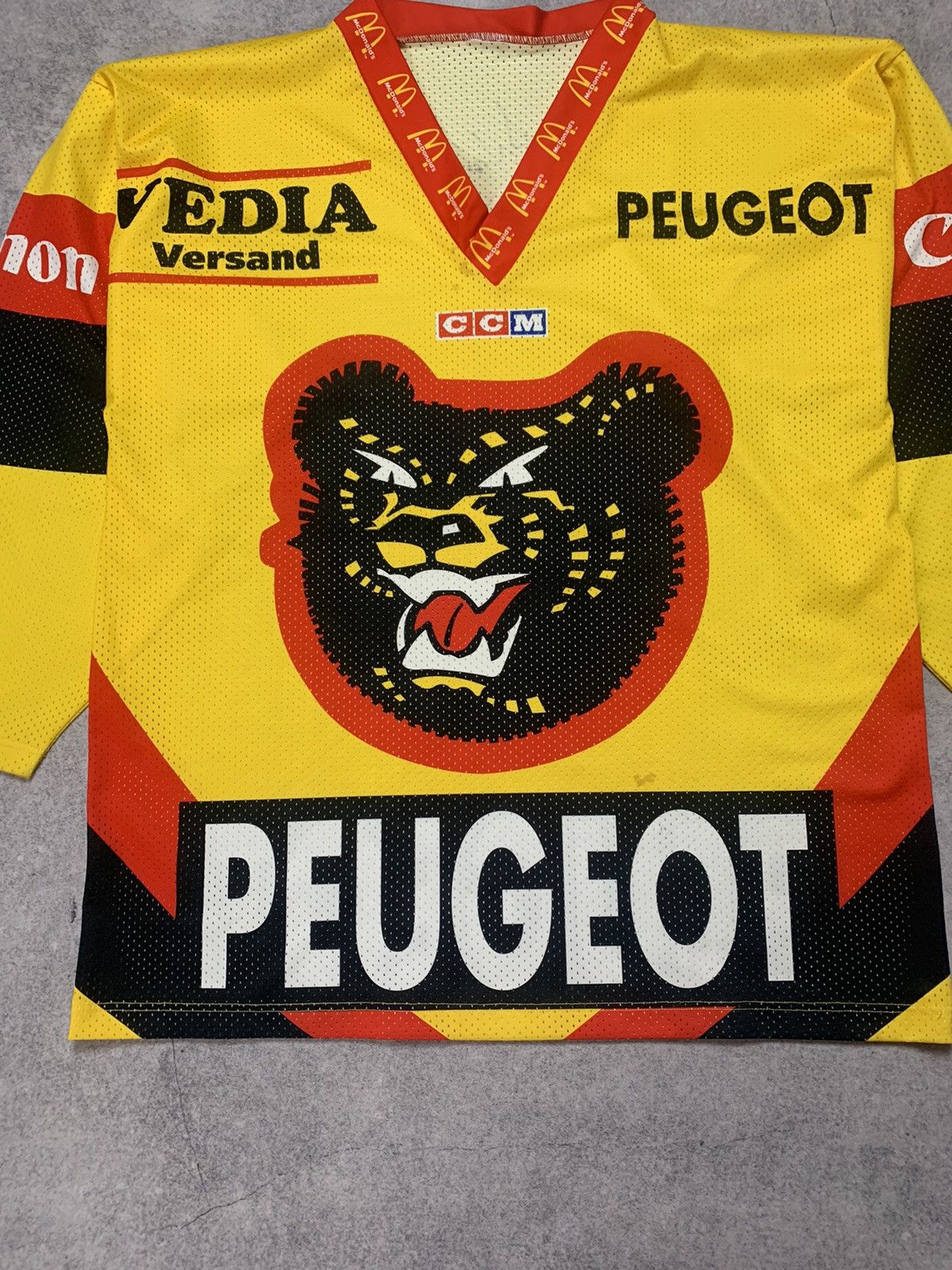 NHL Vintage CCM Sc Bern Switzerland Ice Hockey Jersey Size US L / EU 52-54 / 3 - 4 Thumbnail