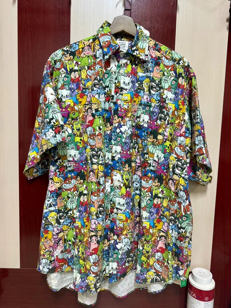 Vetements vetements20ss Spoof Cartoon Full Print Short Sleeve Shirt 2 Size US XS / EU 42 / 0 - 1 Thumbnail