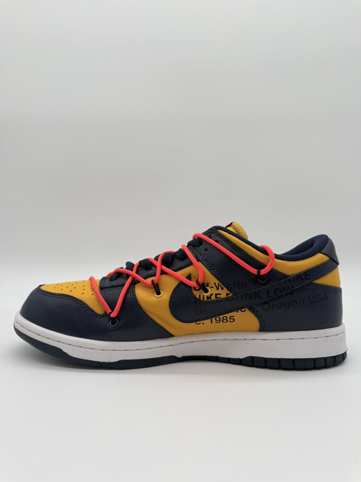 Nike × Off-White Nike Dunk Low Off-White University Gold EU 44,5 Size US 10.5 / EU 43-44 - 2 Thumbnail
