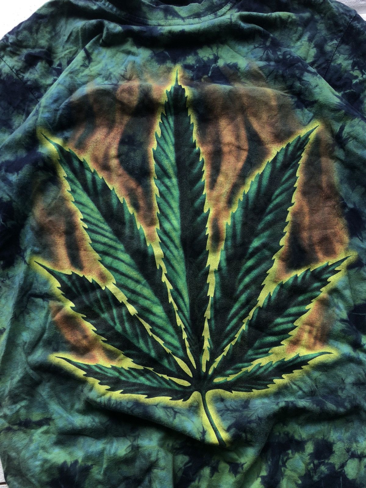 Band Tees Very rare vintage Tie Die T shirt “Marijuana” Big Logo Size US M / EU 48-50 / 2 - 2 Thumbnail