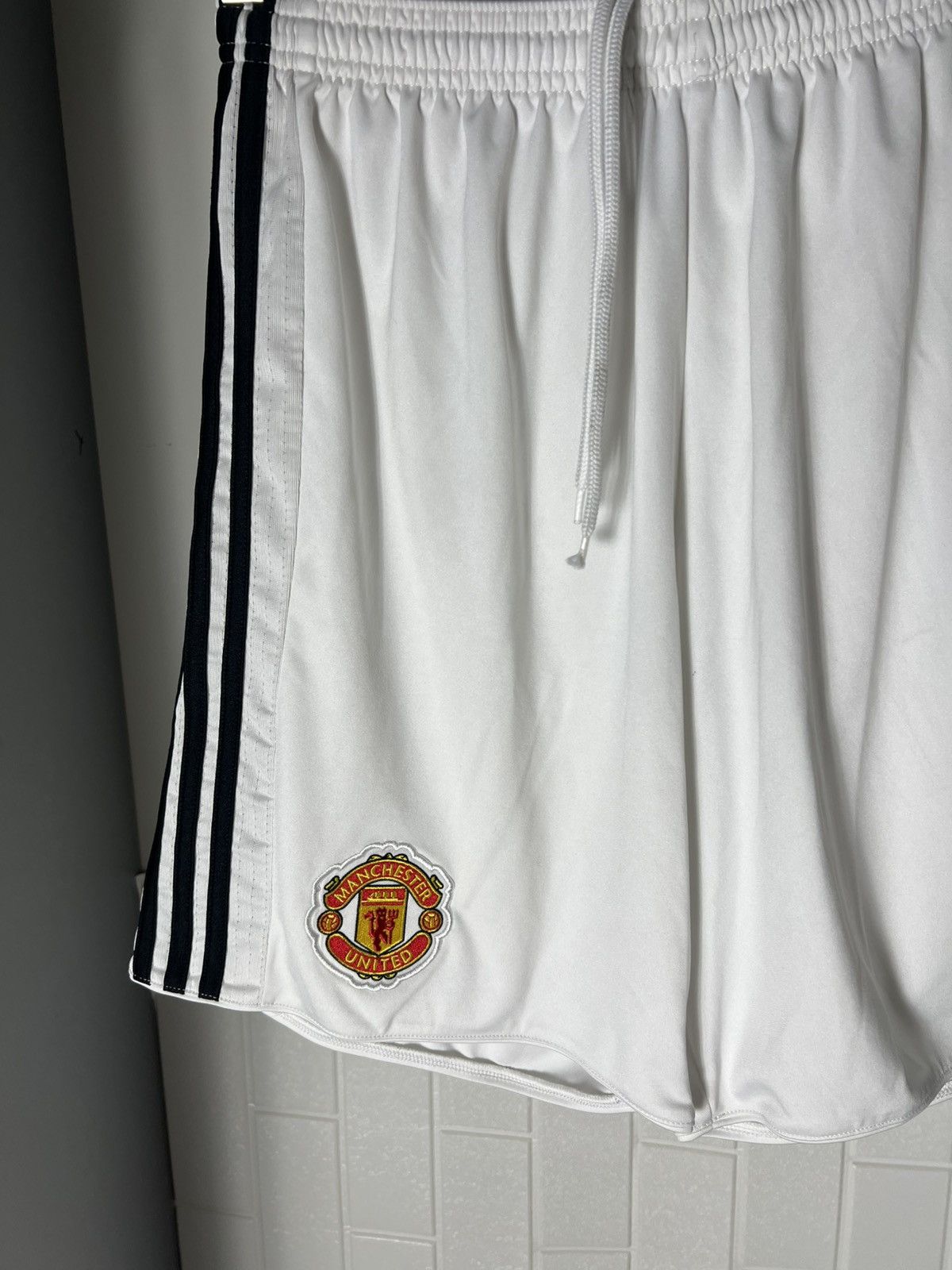 Vintage VERY RARE ADIDAS FC MANCHESTER UNITED ENGLAND SOCCER SHORTS Size US 32 / EU 48 - 2 Thumbnail