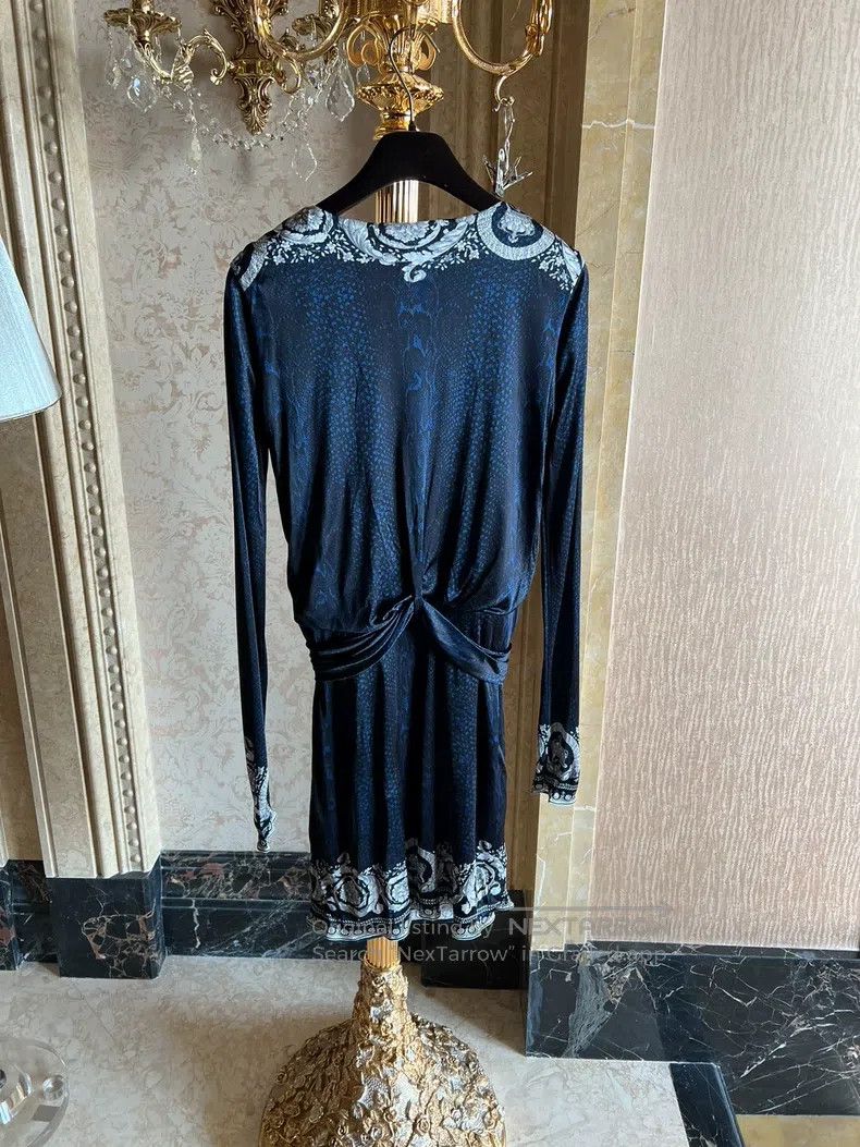 Versace Versace dress Size M / US 6-8 / IT 42-44 - 2 Thumbnail