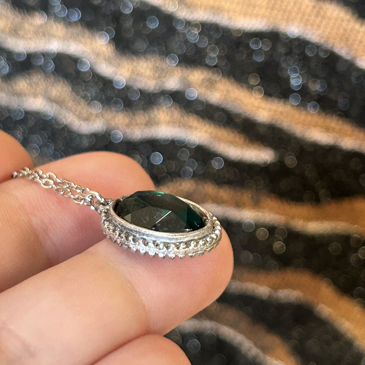Handmade Handcrafted emerald green oval glass pendant necklace Size ONE SIZE - 6 Thumbnail