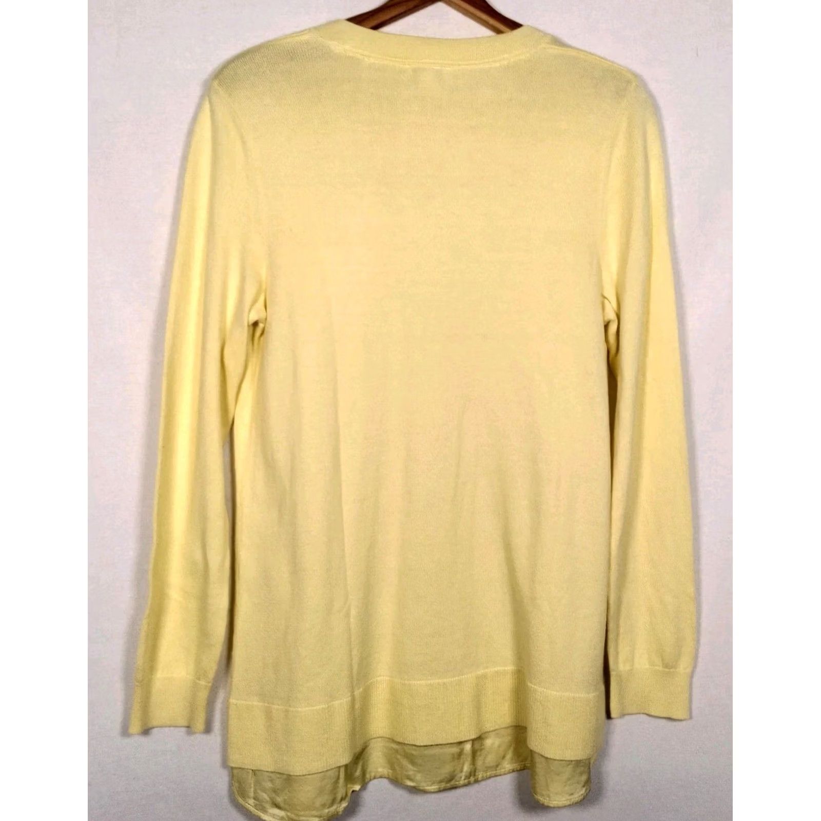 J. Jill - "Yellow Satin" is the most common feature of item Size S / US 4 / IT 40 - 2 Thumbnail