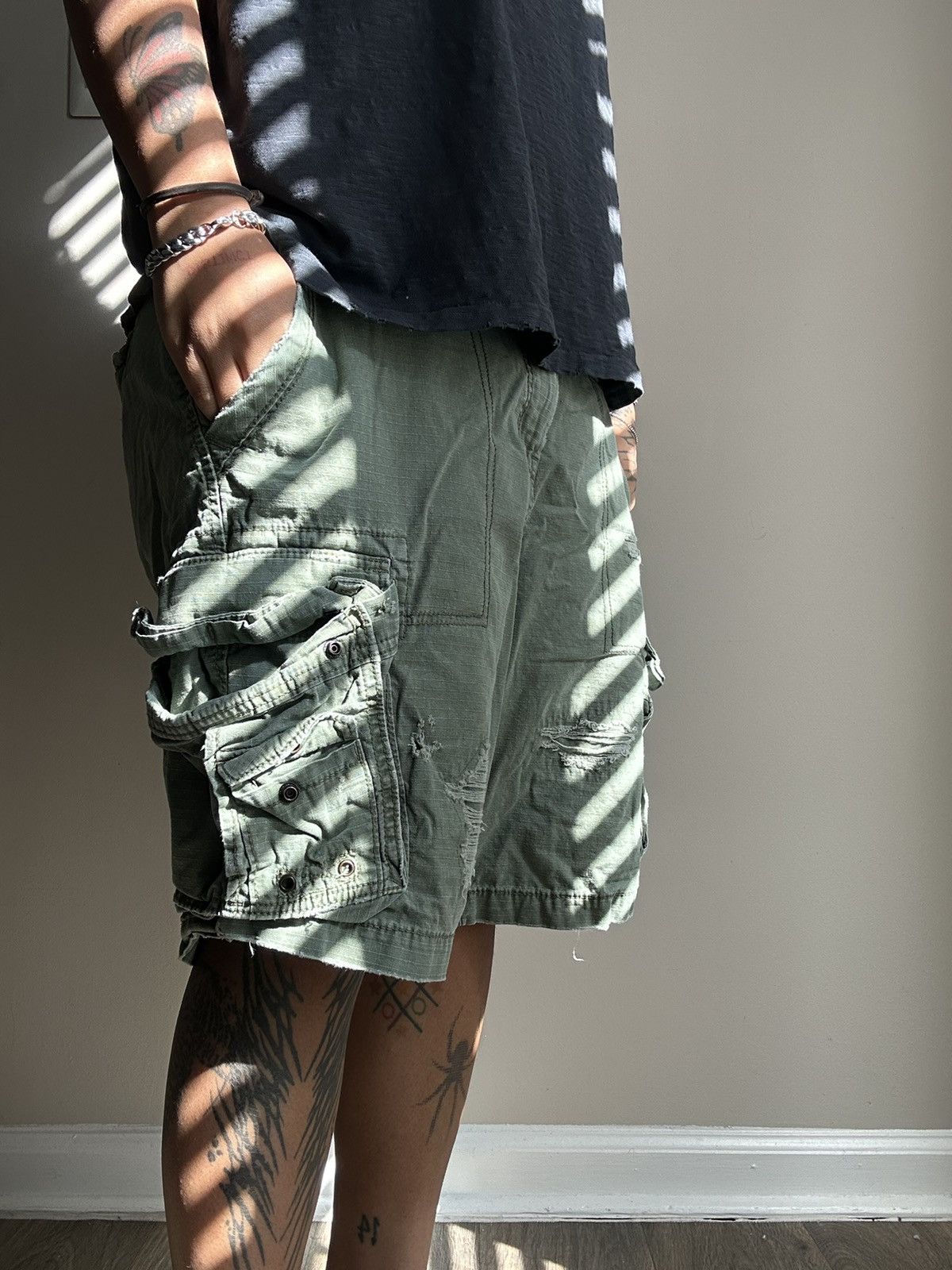 Aeropostale Thrashed/ Distressed Green Cargo Shorts Size US 36 / EU 52 - 8 Thumbnail