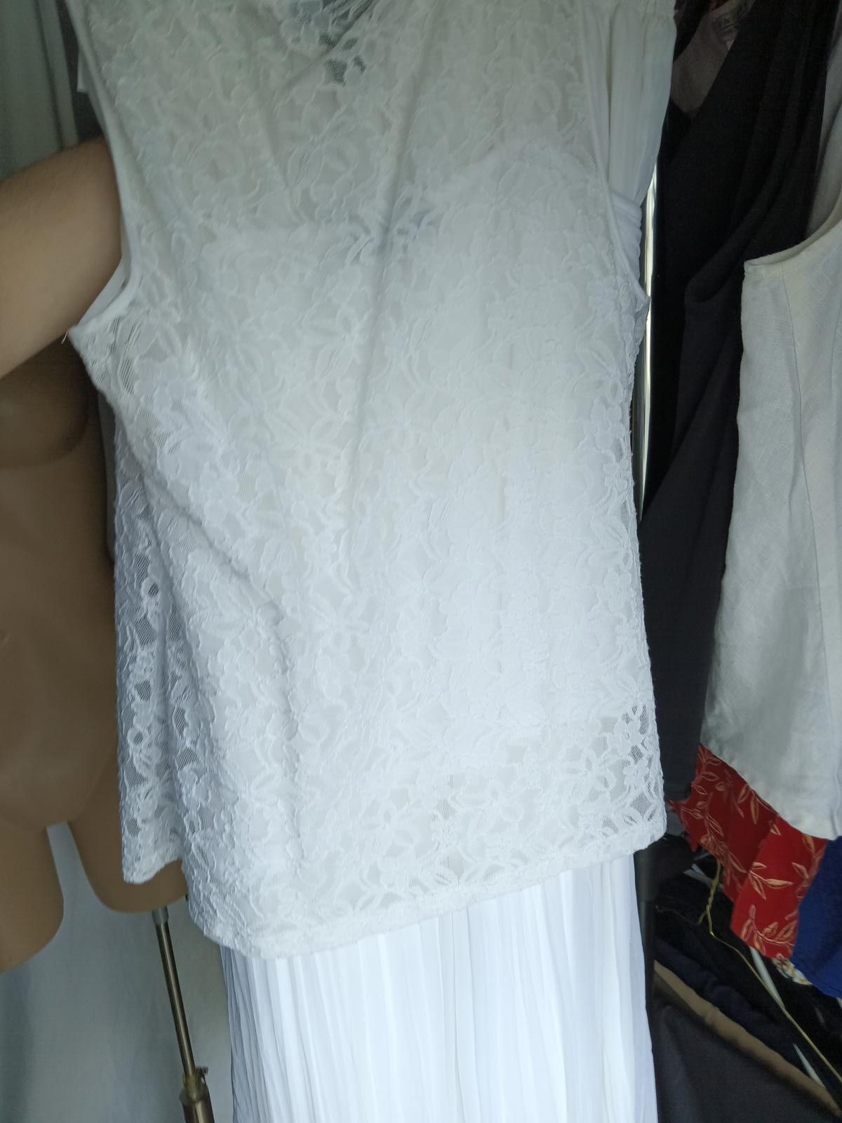 Alfani Alfani Women's White Lace Top and Skirt Set - Size M Size M / US 6-8 / IT 42-44 - 4 Thumbnail