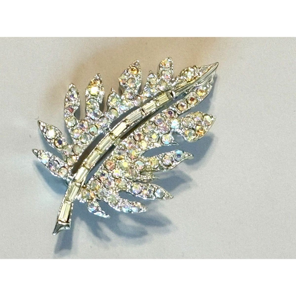 Vintage Stunning Sparkling Jeweled Faceted Rhinestones Silver Leaf Size ONE SIZE - 1 Thumbnail