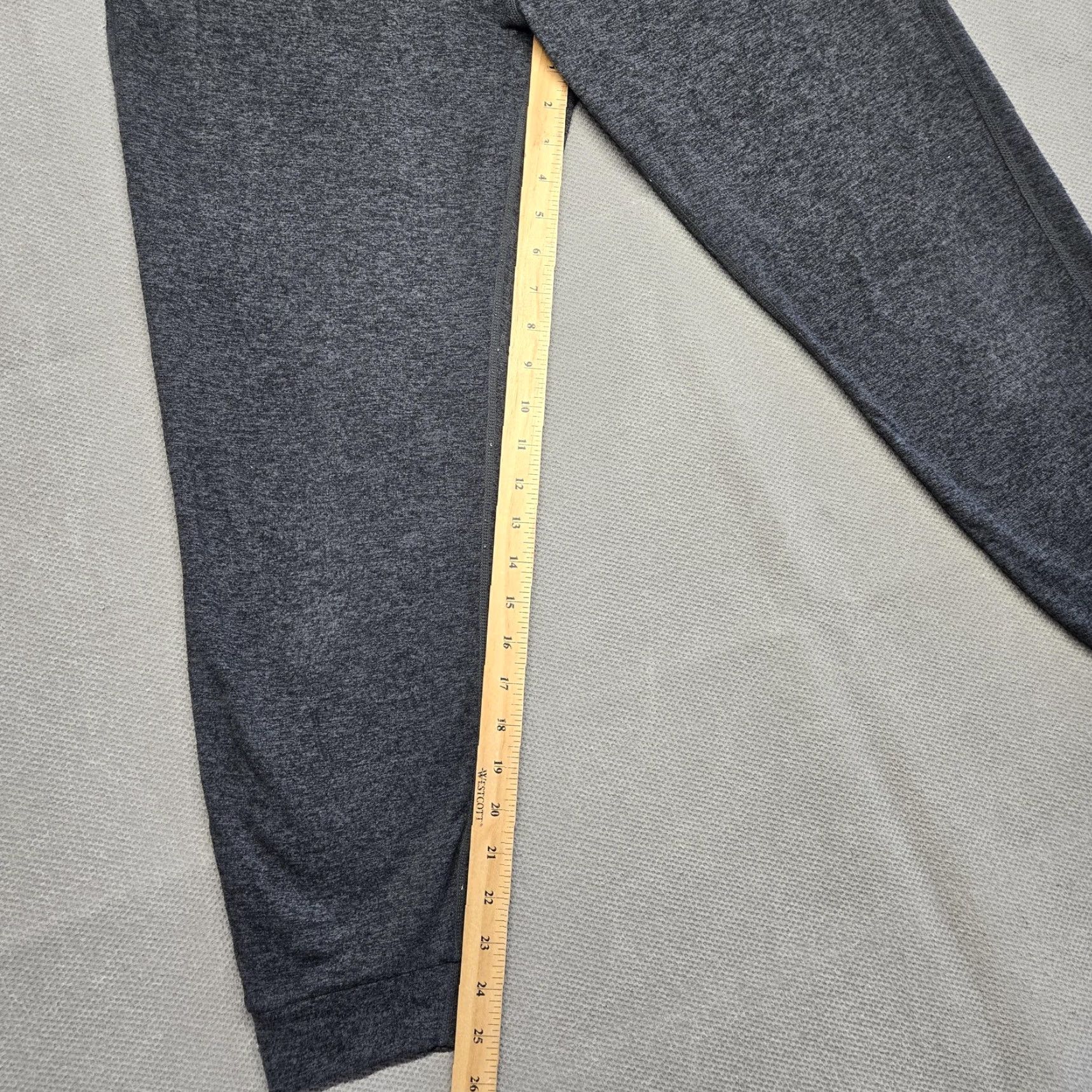 Vuori Vuori Jogger Pants Mens Medium Gray Fleece Elastic Waist Pockets Stretch Tapered Leg Gr ay Size US 31 - 7 Thumbnail