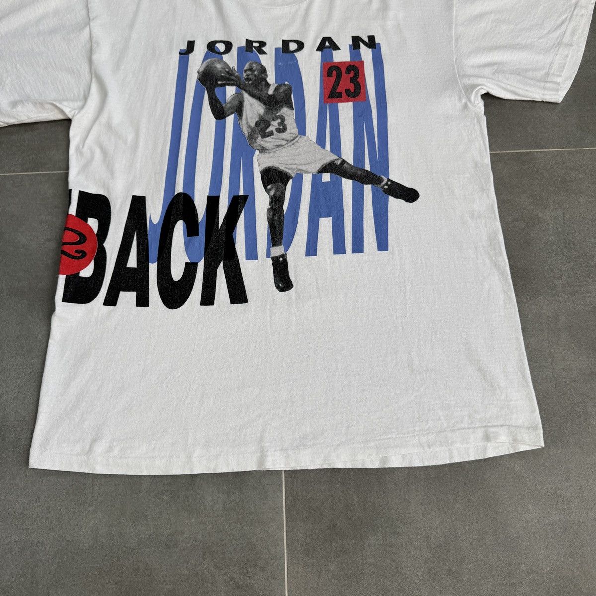 Vintage Vintage Nike Jordan Pippen Back 2 Back NBA Rare Y2K T-Shirt Size US XL / EU 56 / 4 - 5 Thumbnail