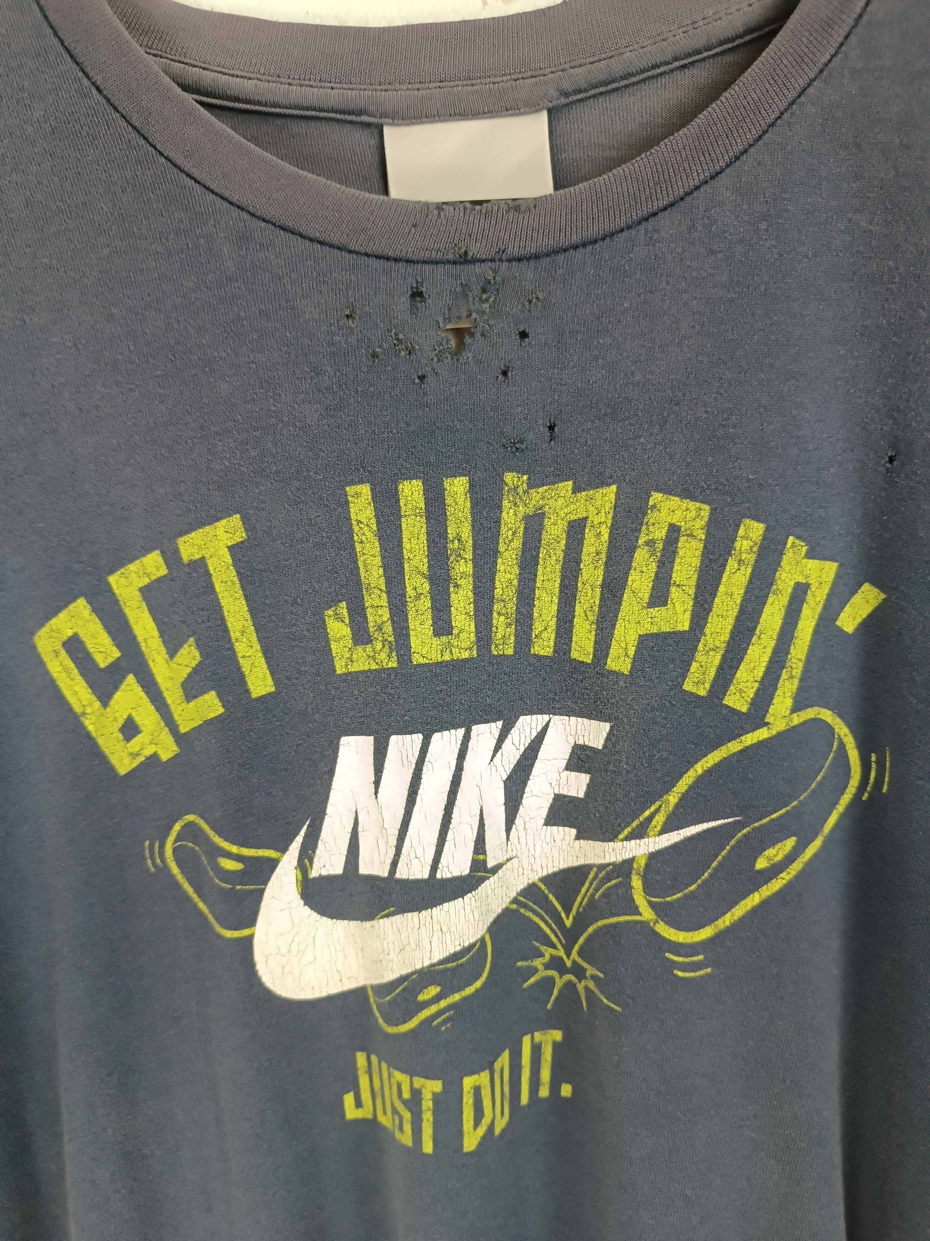 Nike THRASHED FADED VINTAGE Y2K NIKE GET JUMPIN VERY RARE TEE Size US M / EU 48-50 / 2 - 9 Thumbnail