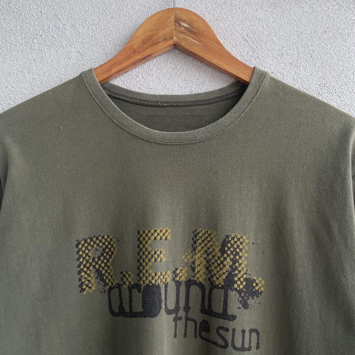 Band Tees × Vintage Vintage Y2K Thrashed REM Tee Shirt Size US S / EU 44-46 / 1 - 3 Thumbnail