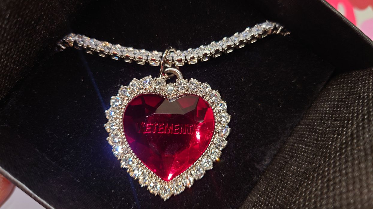 Vetements Vetements Crystal Heart Necklace Brass Red | Grailed