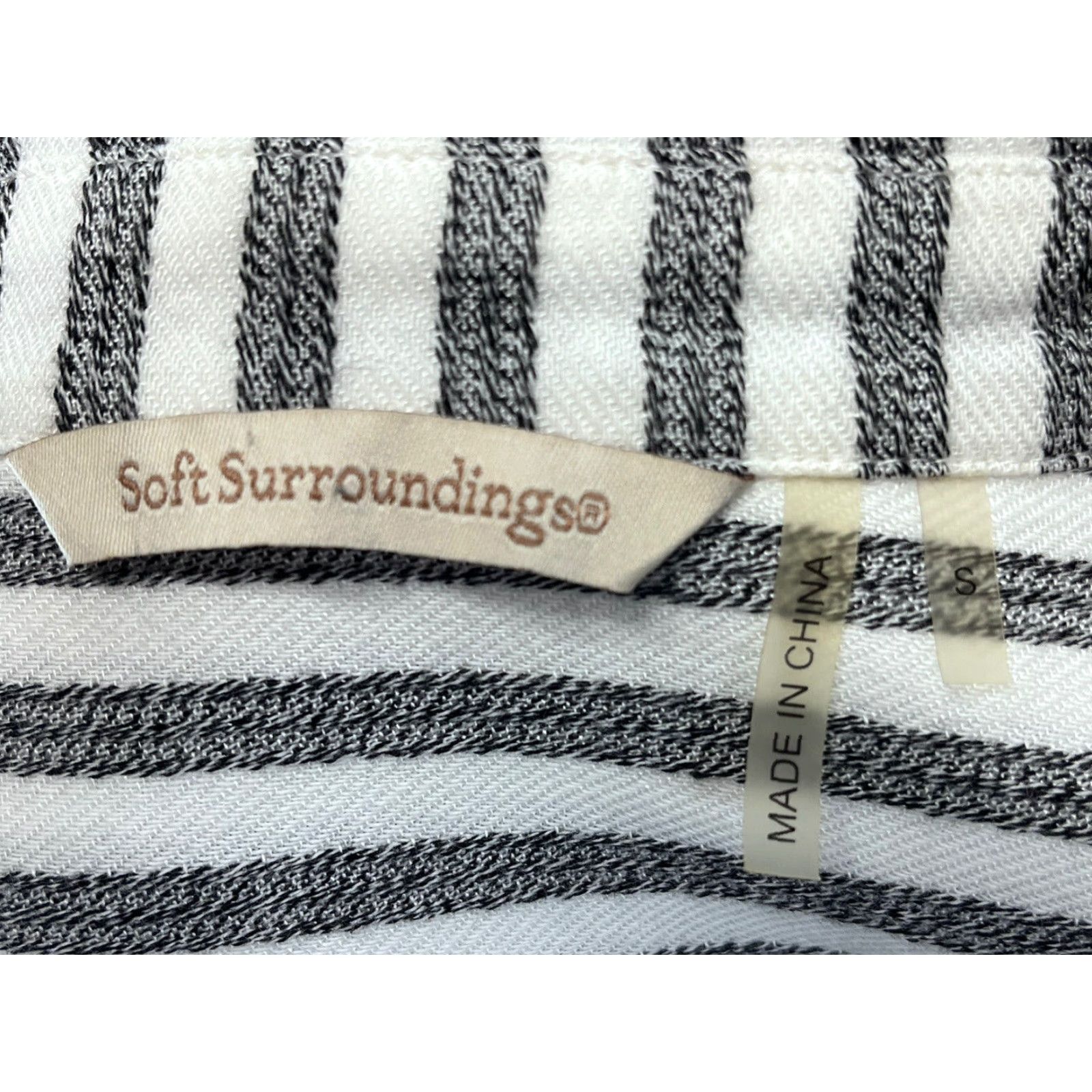 Soft Surroundings Soft Surroundings Striped Tunic Shirt Long Sleeve Asymmetric Hem Women's Grey White Cotton Blend Size S / US 4 / IT 40 - 6 Thumbnail