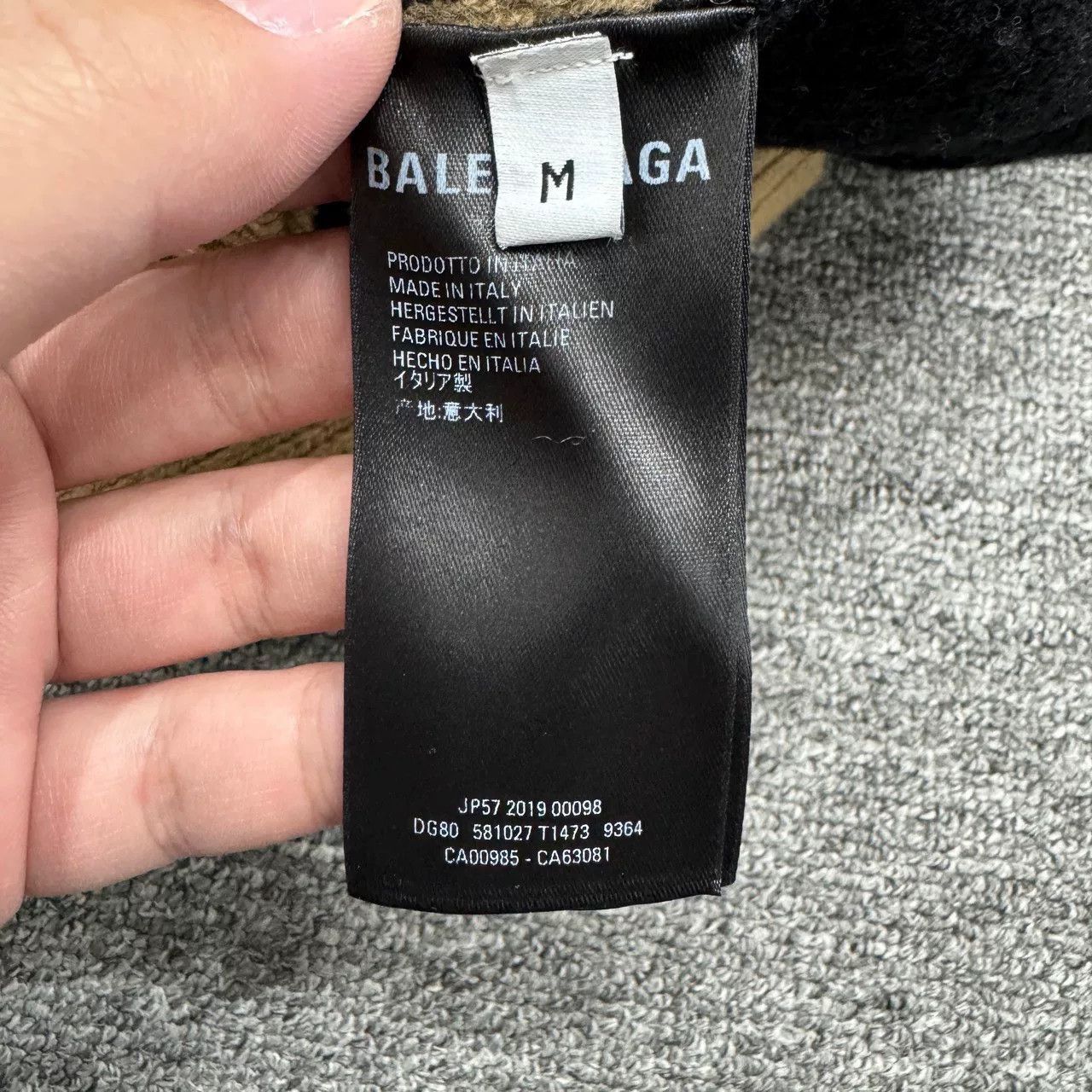 Balenciaga Balenciaga Logo Knit Sweater in Beige. Size US M / EU 48-50 / 2 - 4 Thumbnail