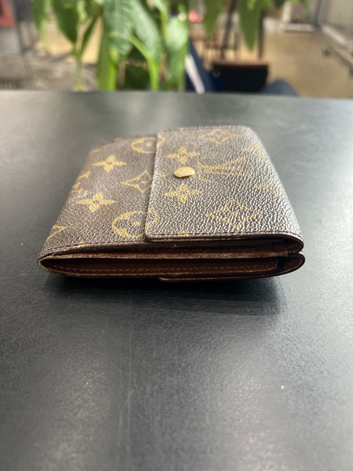 Louis Vuitton × Vintage Louis Vuitton Leather Monogram Button Wallet Size ONE SIZE - 2 Thumbnail