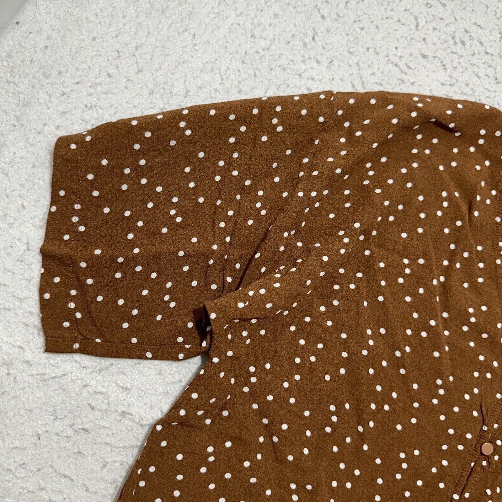 Forever 21 Forever 21 Medium Brown White Polka Dot V-Neck Blouse Size M / US 6-8 / IT 42-44 - 6 Thumbnail