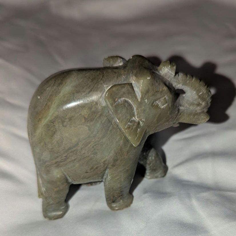 Handmade Vintage hand carved Green Quartz Stone Elephant 2.5" Size ONE SIZE - 3 Thumbnail