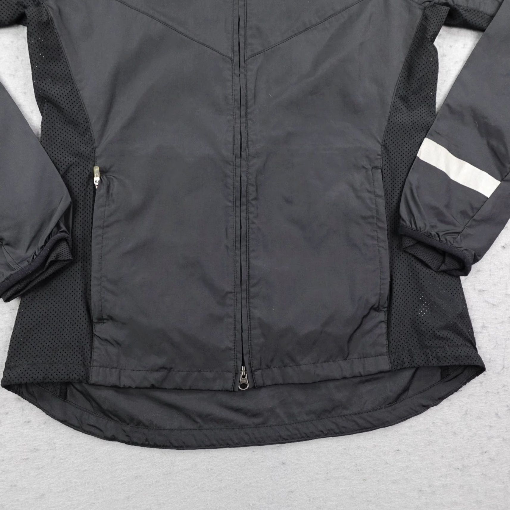 Nike VINTAGE Nike Jacket Womens Small Black NWM 2012 Marathon Running Vapor Windbreaker Coat Size S / US 4 / IT 40 - 5 Thumbnail