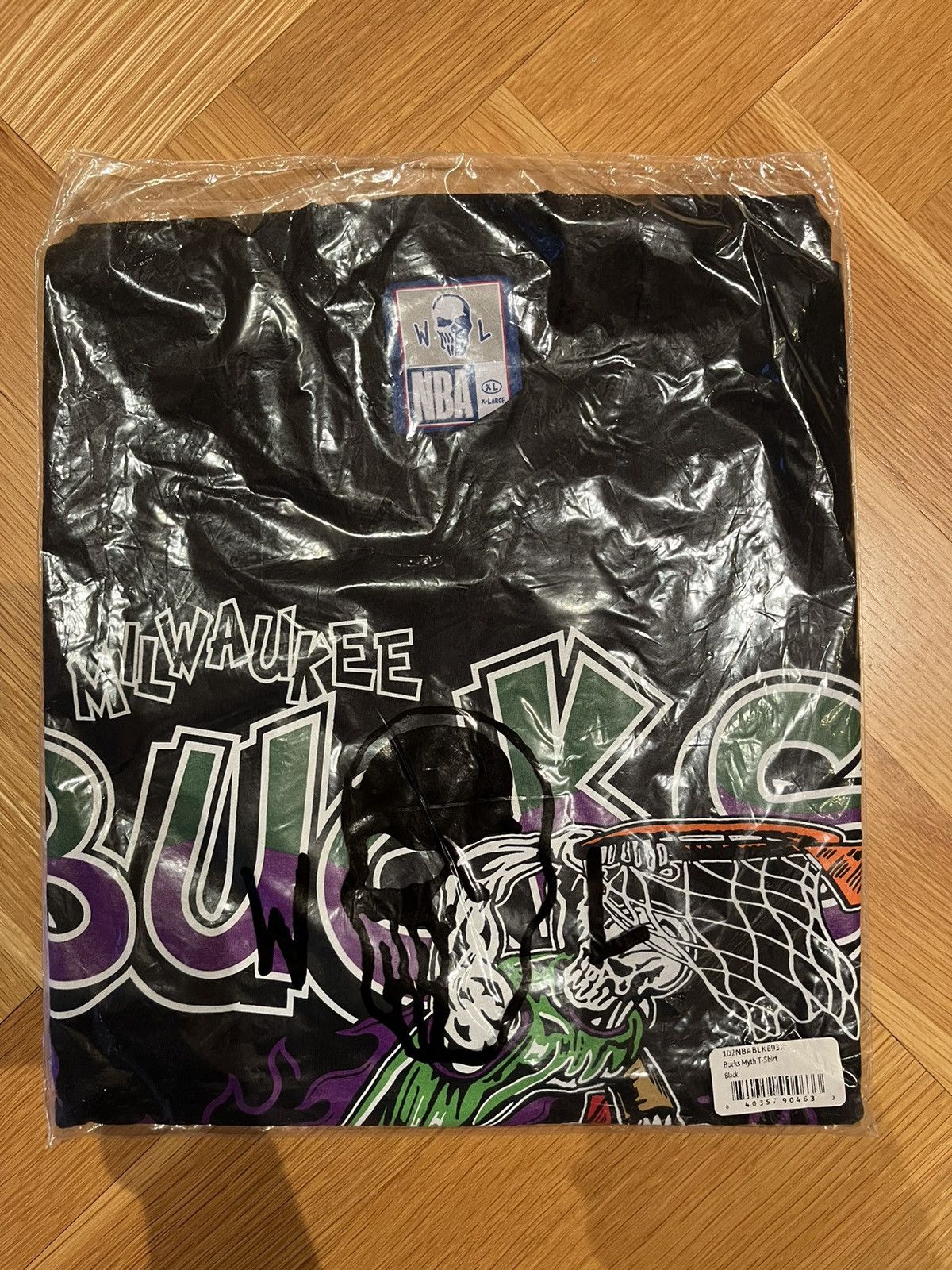 NBA × Warren Lotas Warren Lotas x NBA Bucks Myth Black Tee Size US XL / EU 56 / 4 - 4 Thumbnail