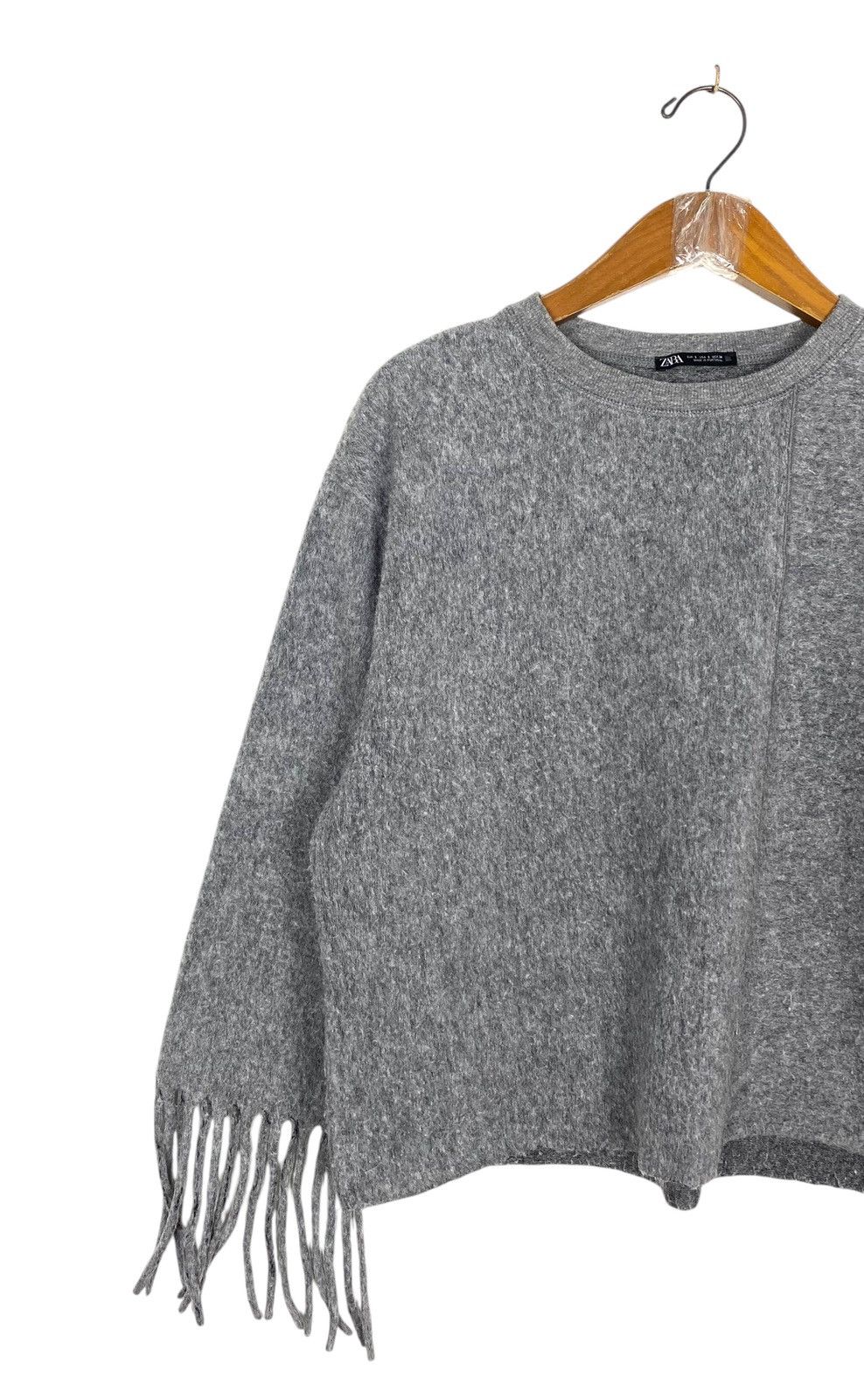 Zara Rare‼️ ZARA Fringe Sleeve Knit Sweatshirt Size S / US 4 / IT 40 - 2 Thumbnail