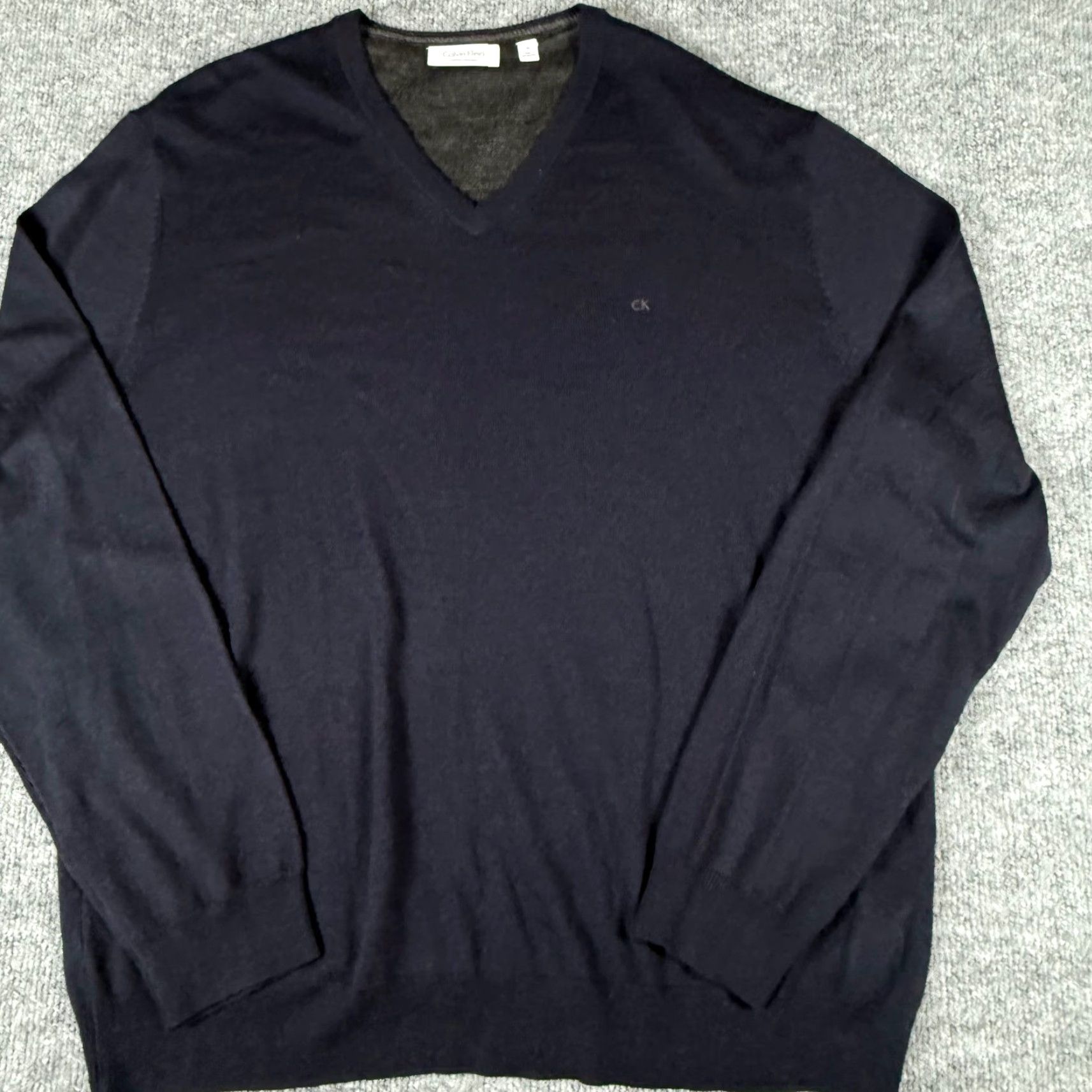 Calvin Klein Calvin Klein Italian Merino Wool V-Neck Sweater Men XL Knit Pullover Blue Size US XL / EU 56 / 4 - 3 Thumbnail