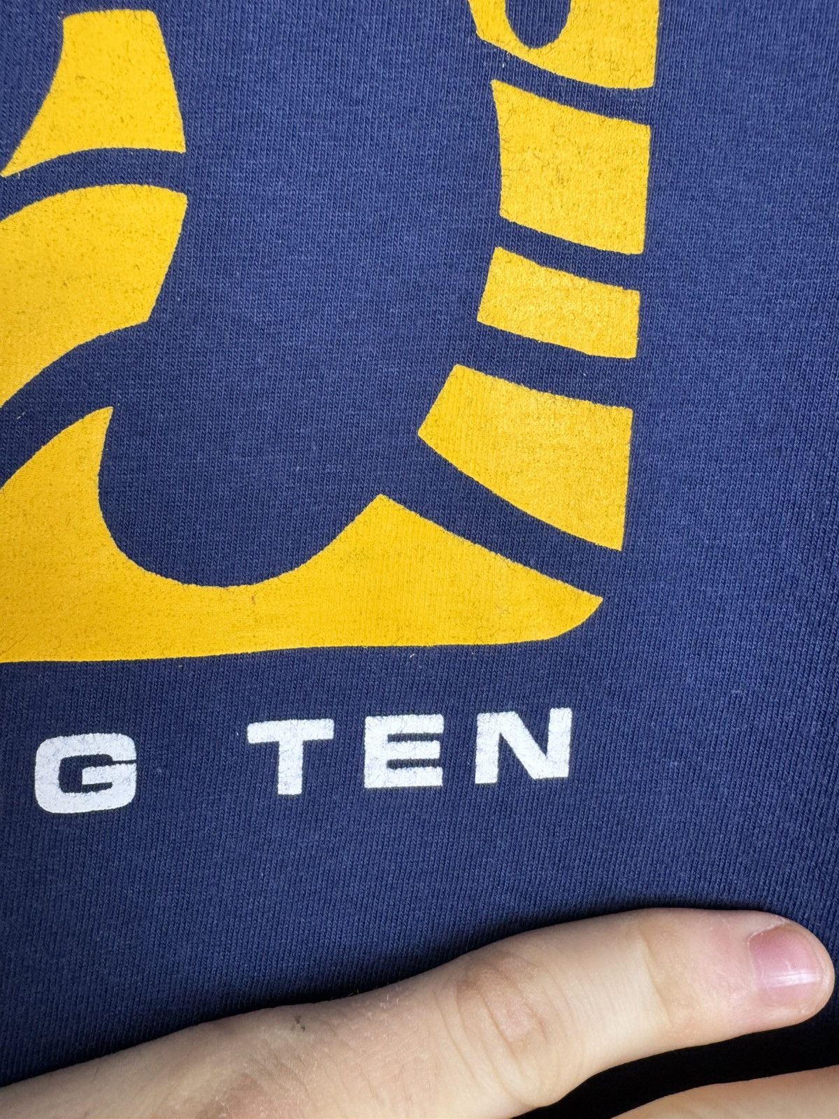 Hang Ten Vintage Hang Ten Big Logo T-shirt Size US M / EU 48-50 / 2 - 12 Thumbnail