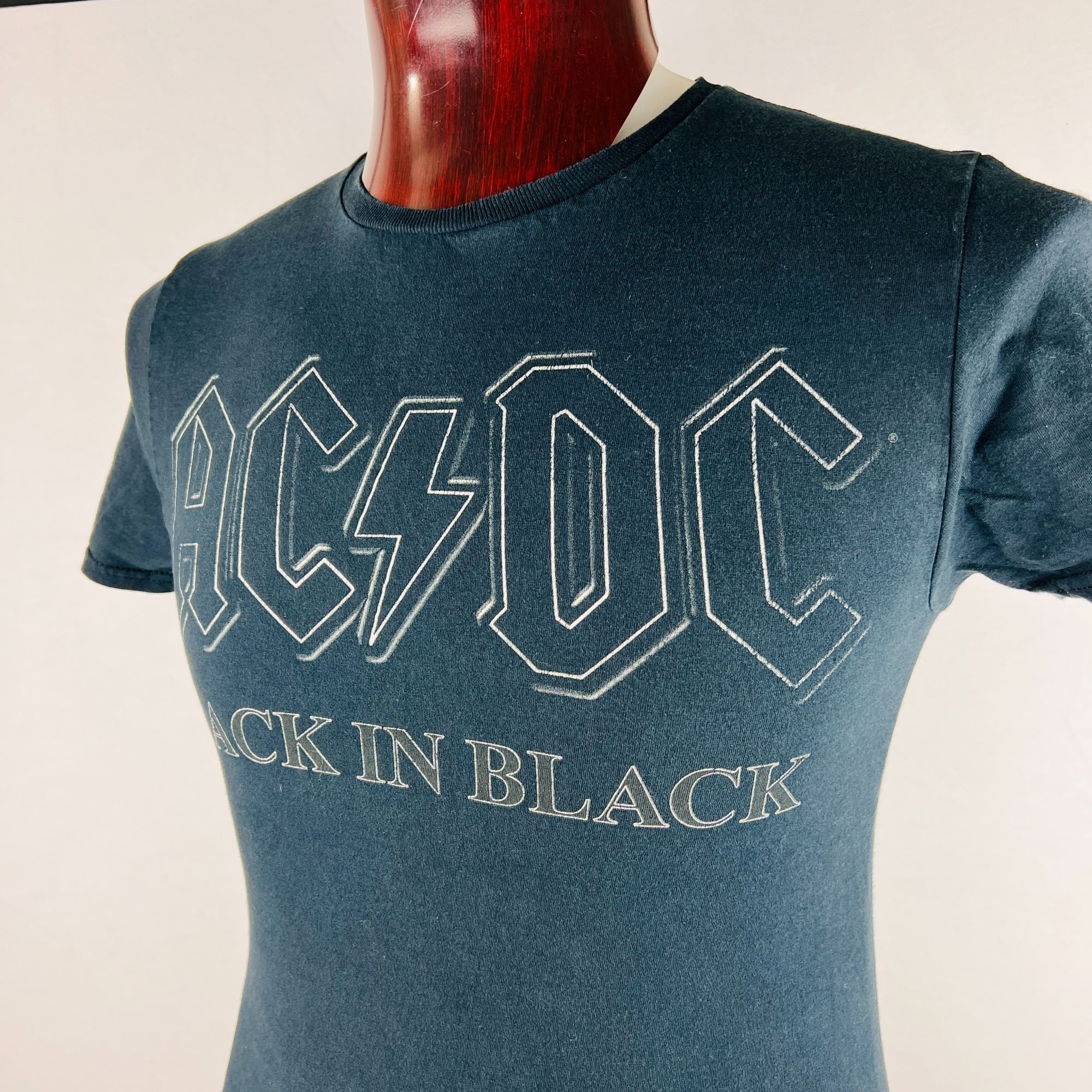 Other AC/DC Back In Black Album Small T-Shirt Shirt Size US S / EU 44-46 / 1 - 3 Thumbnail