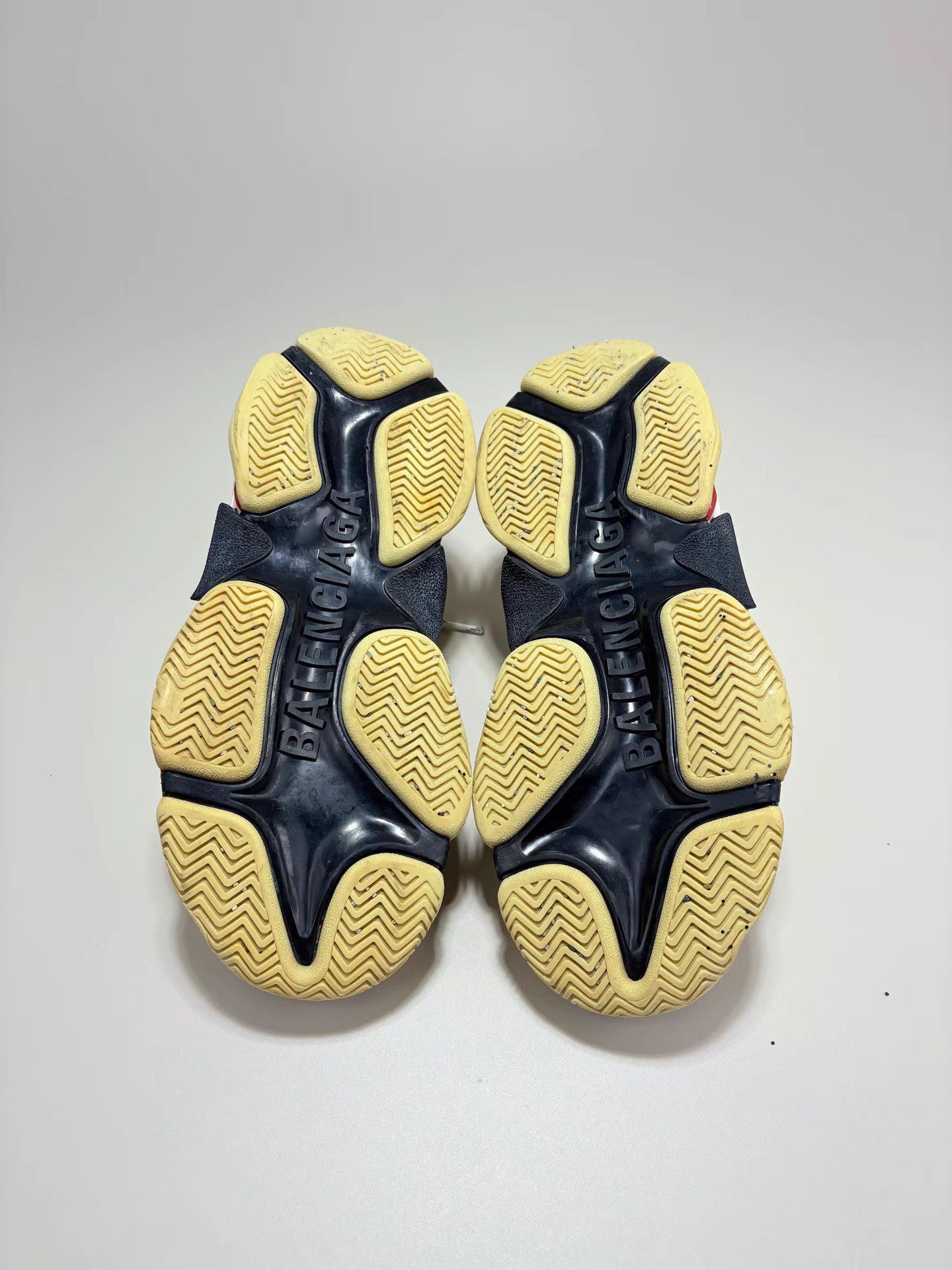 Balenciaga BALENCIAGA TRIPLE S White & Yellow Dad Sneakers K1 Size US 7 / IT 37 - 5 Thumbnail