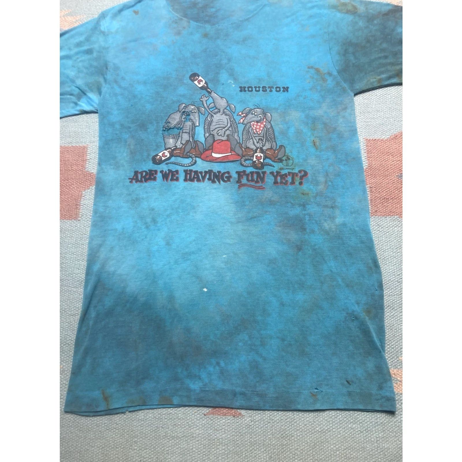 Thrasher VINTAGE 80s T shirt Houston Texas Armadillos Distressed Thrashed Worn Thin Large Mens Blue 80s Shirt Size US L / EU 52-54 / 3 - 2 Thumbnail
