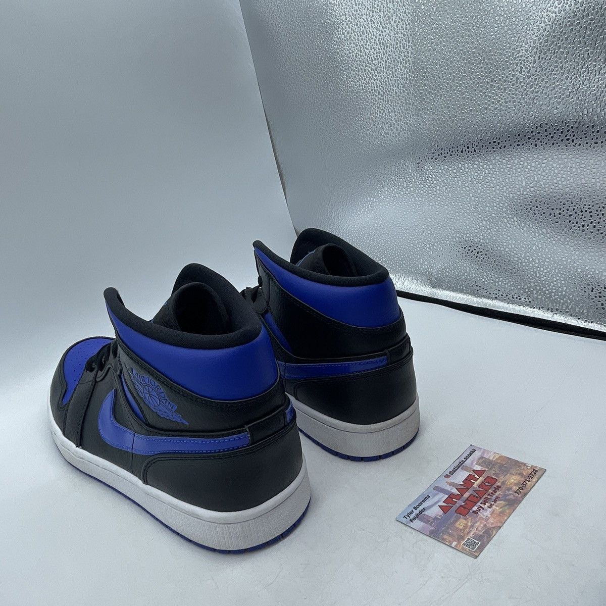 Jordan Brand Air Jordan 1 mid black hyper royal Size US 11 / EU 44 - 4 Thumbnail