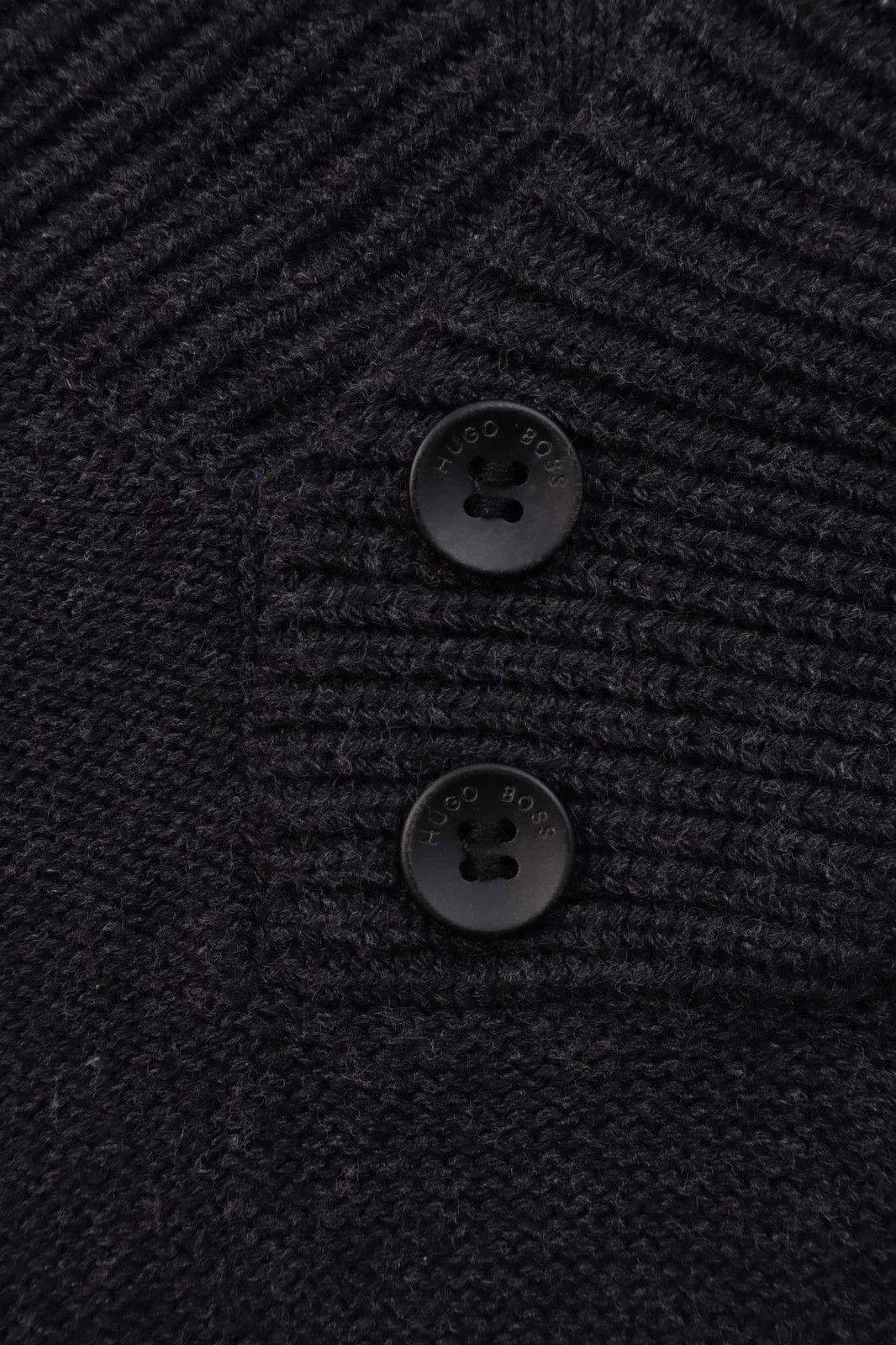 Hugo Boss Hugo Boss Slim Fit Knitted Heavy Ribbed V-Neck Sweater Size US L / EU 52-54 / 3 - 3 Thumbnail