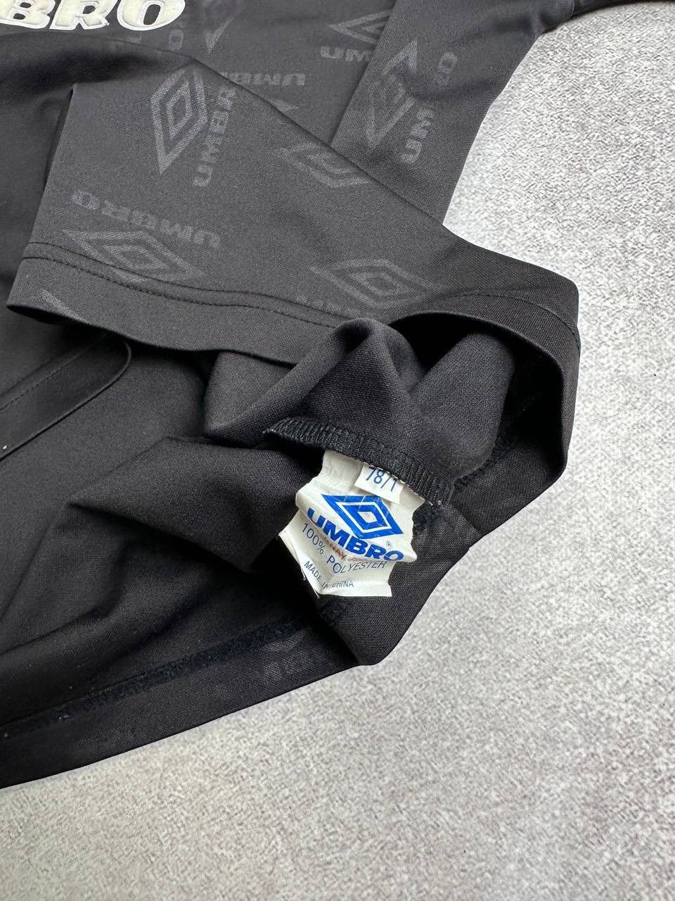 Umbro × Vintage Vintage 90s Umbro Big Logo Archival Soccer Jersey T-shirt XL Size US XL / EU 56 / 4 - 4 Thumbnail
