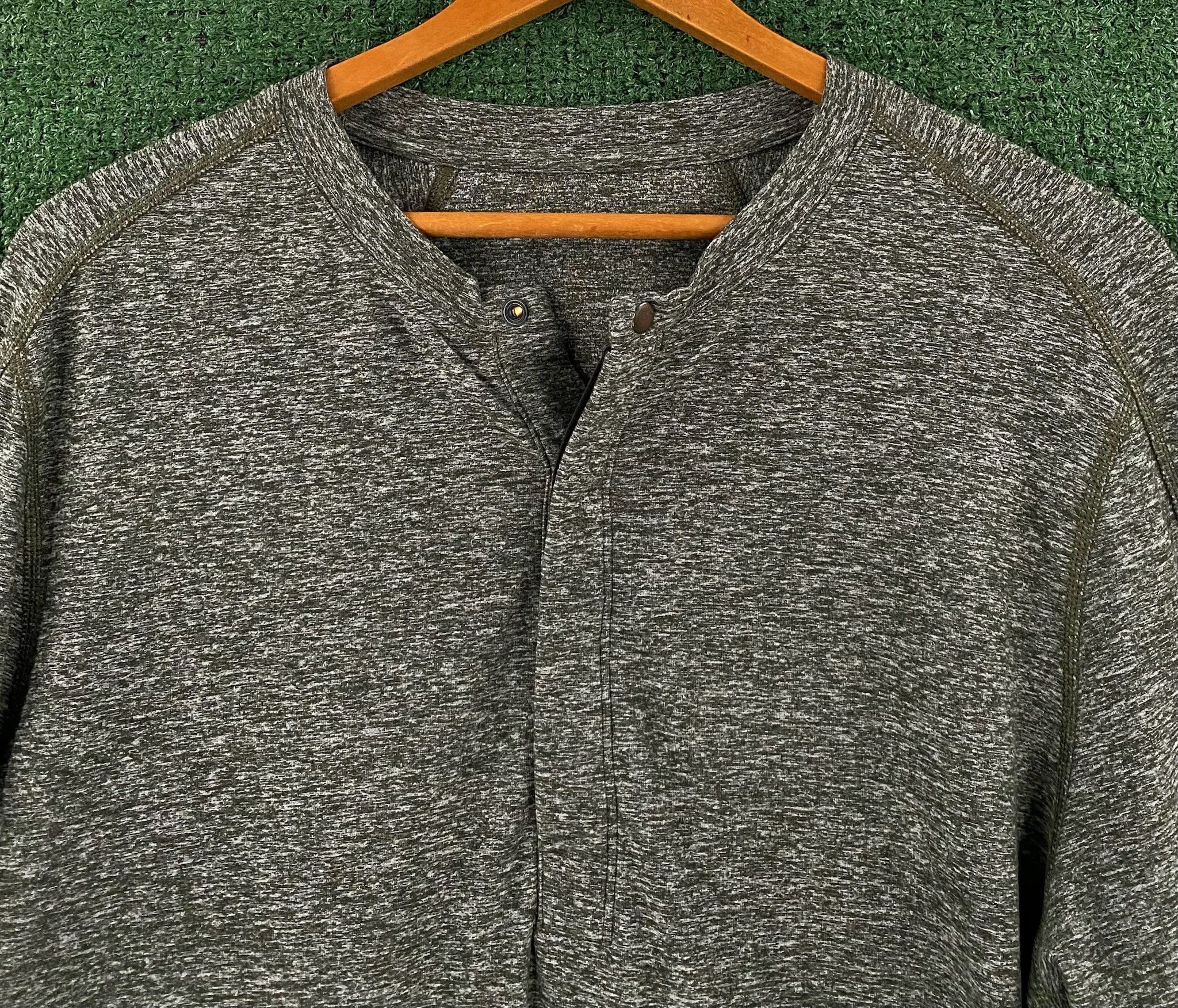Lululemon Lululemon Surge Henley Long Sleeve Shirt Large Size US L / EU 52-54 / 3 - 2 Thumbnail