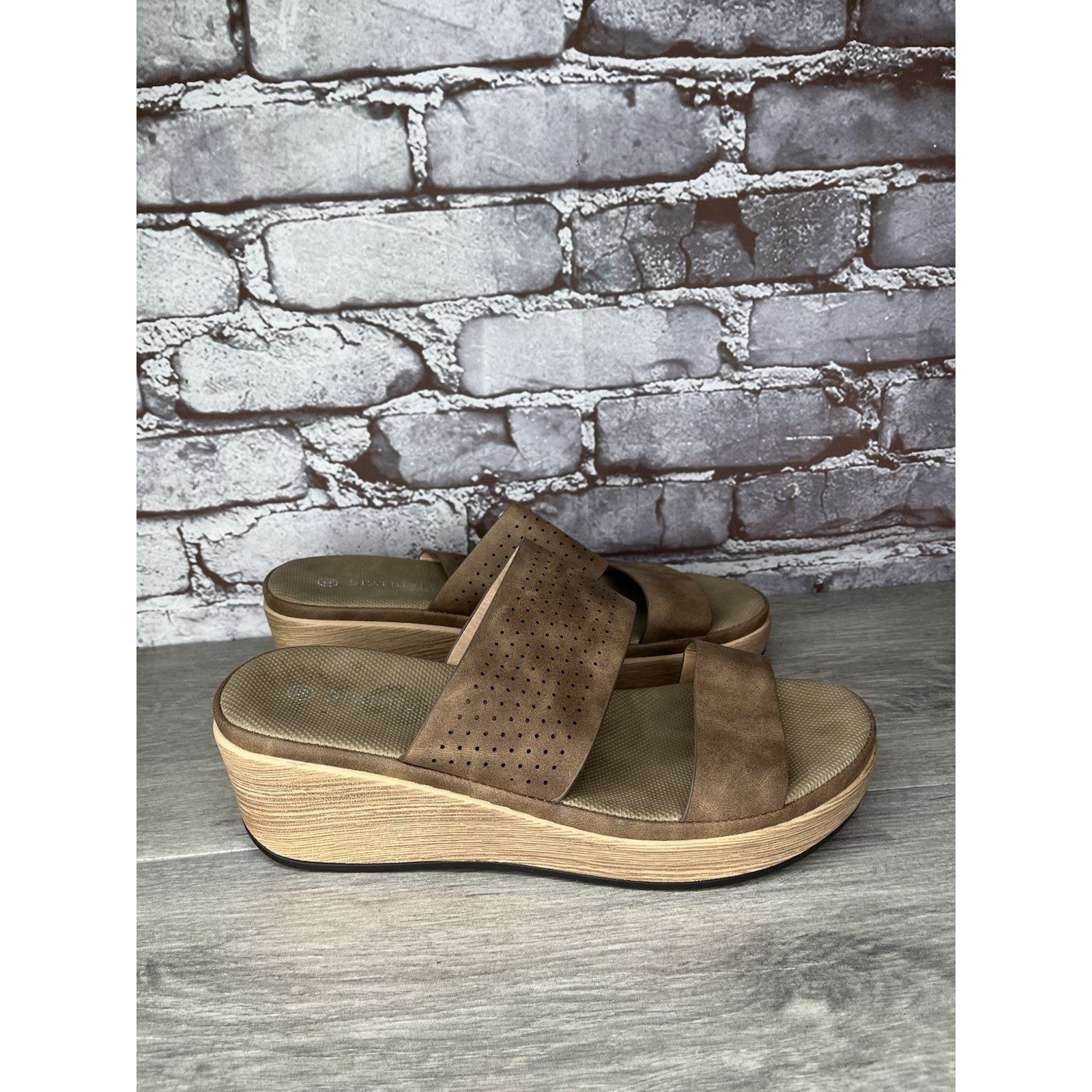 Patrizia Pepe Patrizia Brown Leather Perforated Slip On Wedge Sandals Wome Size US 10.5 / IT 40.5 - 4 Thumbnail