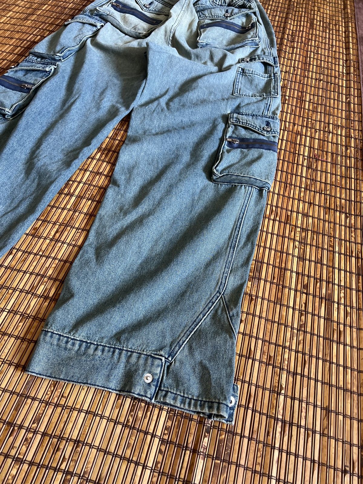 EB Denim EB Denim Cargo Pants in Light Blue Wash Denim New with Tags Size 34" / US 12 / IT 48 - 8 Thumbnail
