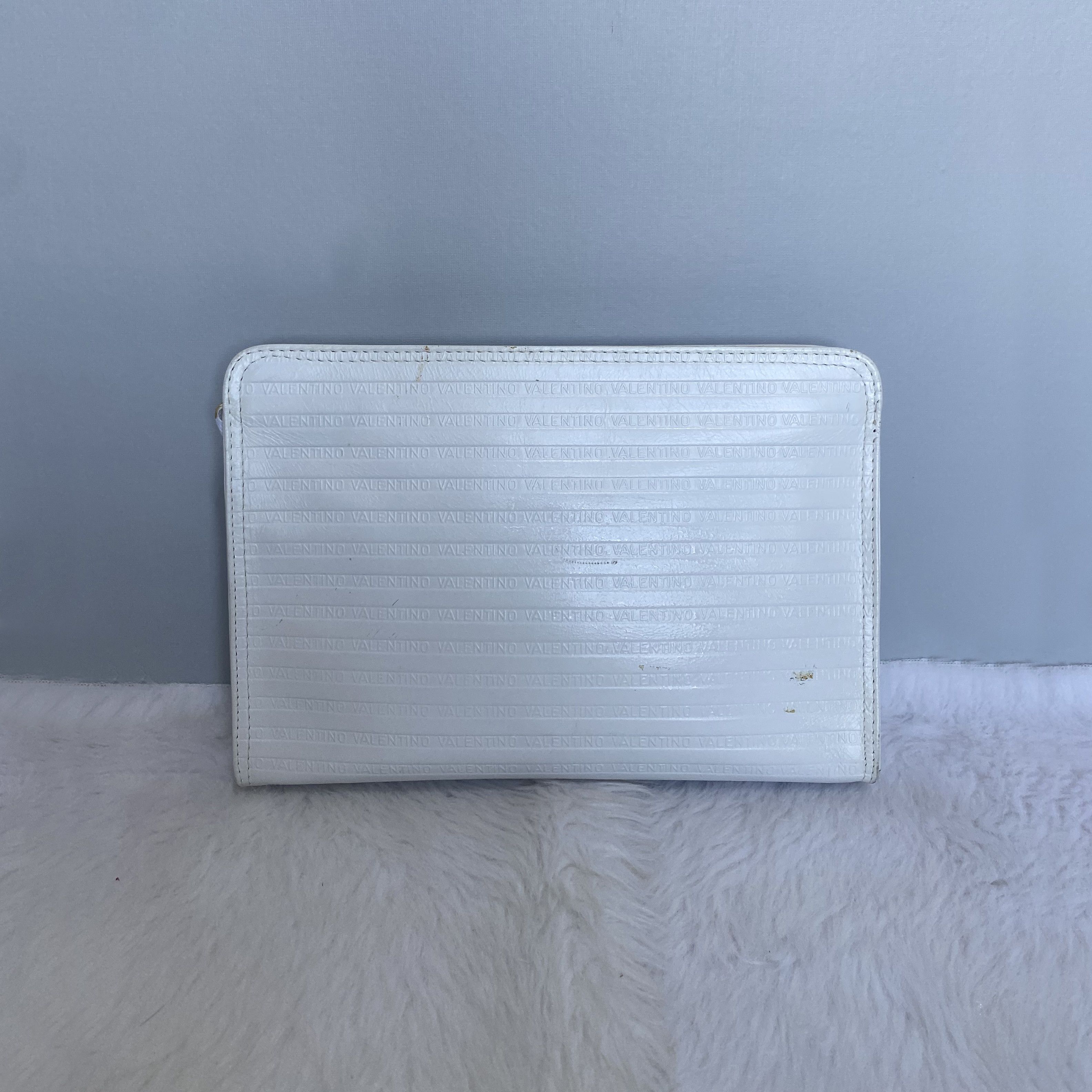 Mario Valentino × Vintage MARIO VALENTINO Vintage Logo Embossed Leather Clutch Bag Size ONE SIZE - 2 Thumbnail