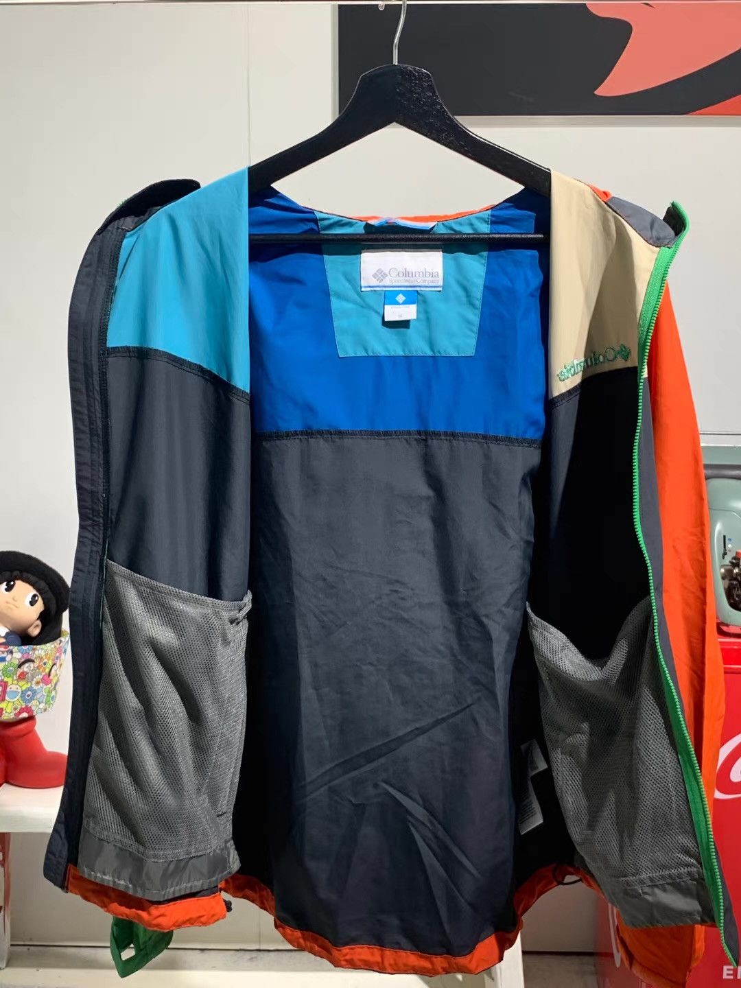 Columbia Vintage Windbreaker* Columbia *Size Q13 Size US M / EU 48-50 / 2 - 4 Thumbnail