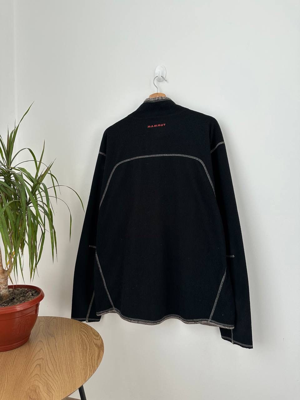 Mammut Vintage Mammut Black Outdoor Distressed Zip Hoodie Size US XL / EU 56 / 4 - 9 Thumbnail