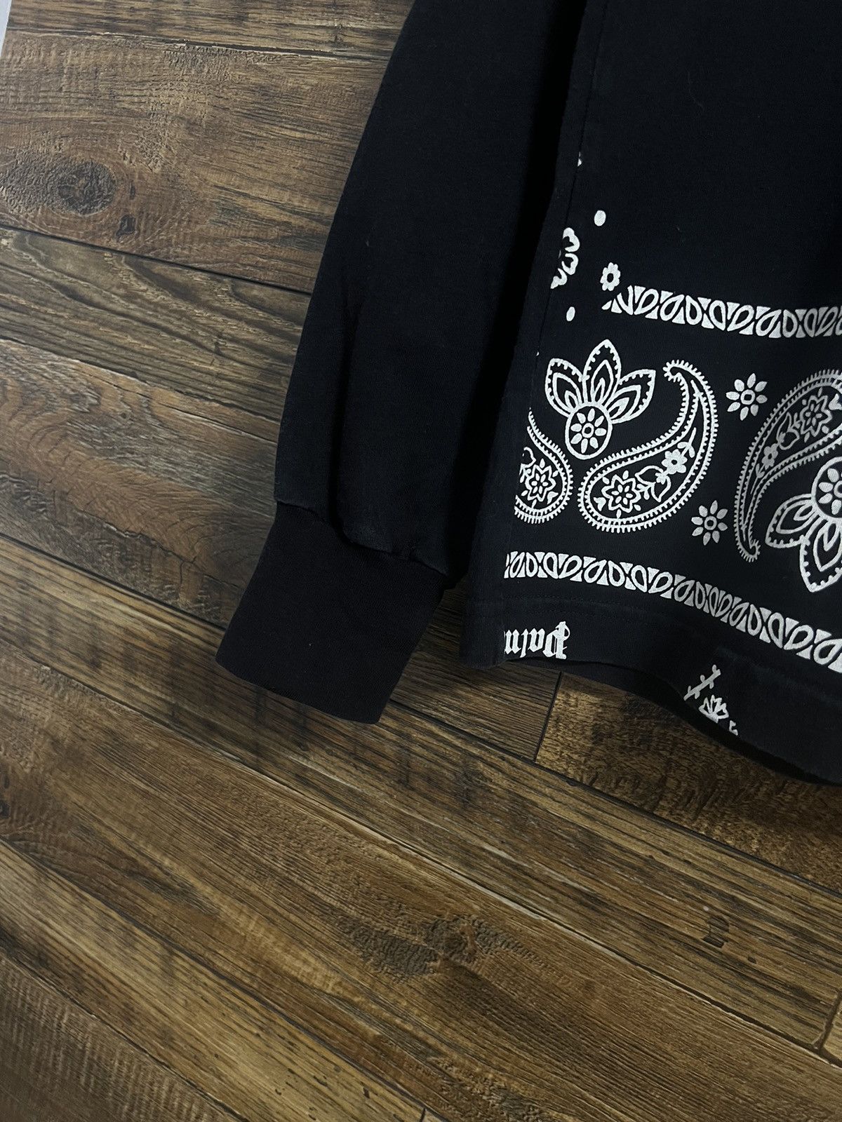 Palm Angels PALM ANGELS Bandana Paisley Logo Printed Long Sleeve Tee Size US S / EU 44-46 / 1 - 7 Thumbnail