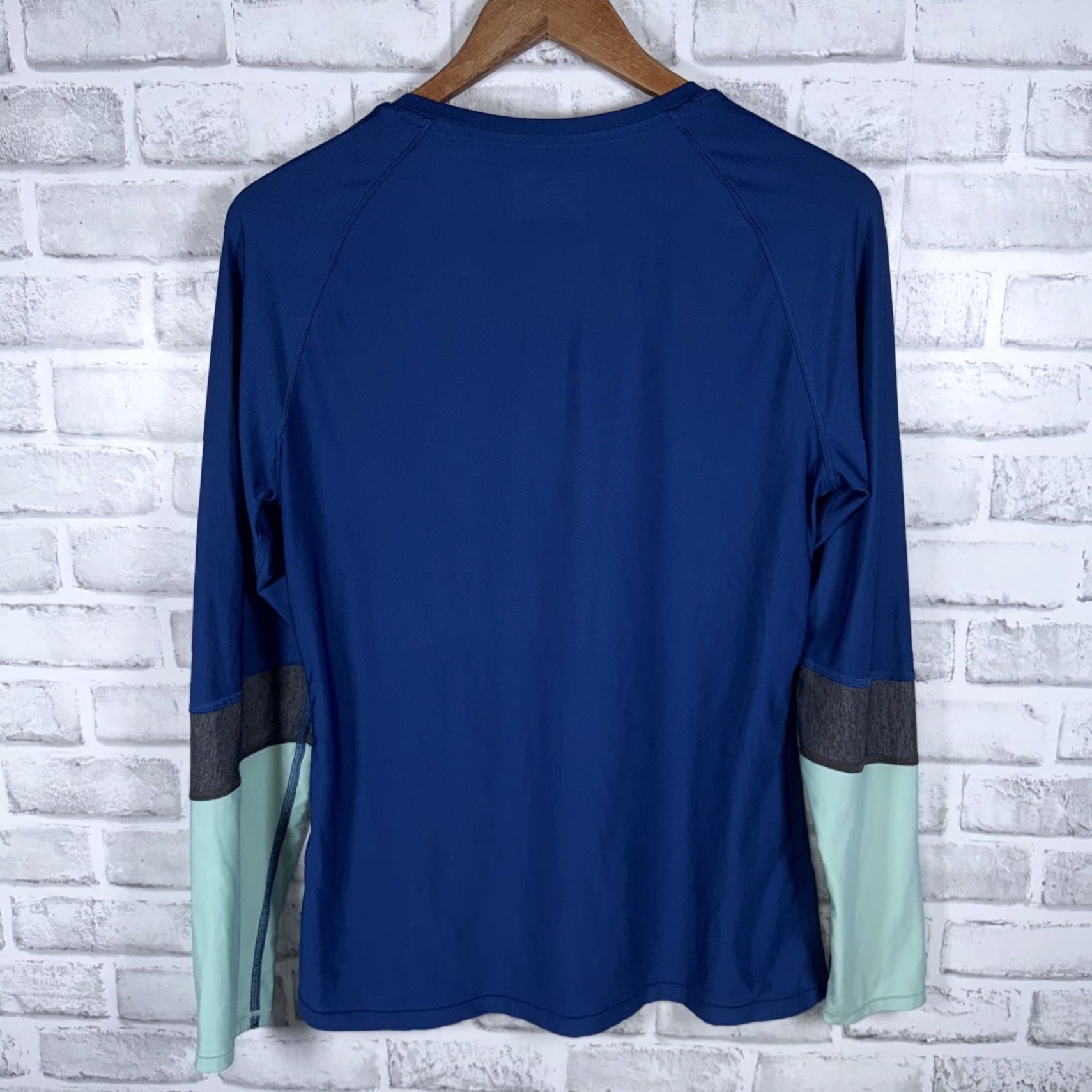Under Armour Under Armour T-Shirt Women's Blue Long Sleeve Slim Fit HeatGear M Size M / US 6-8 / IT 42-44 - 4 Thumbnail