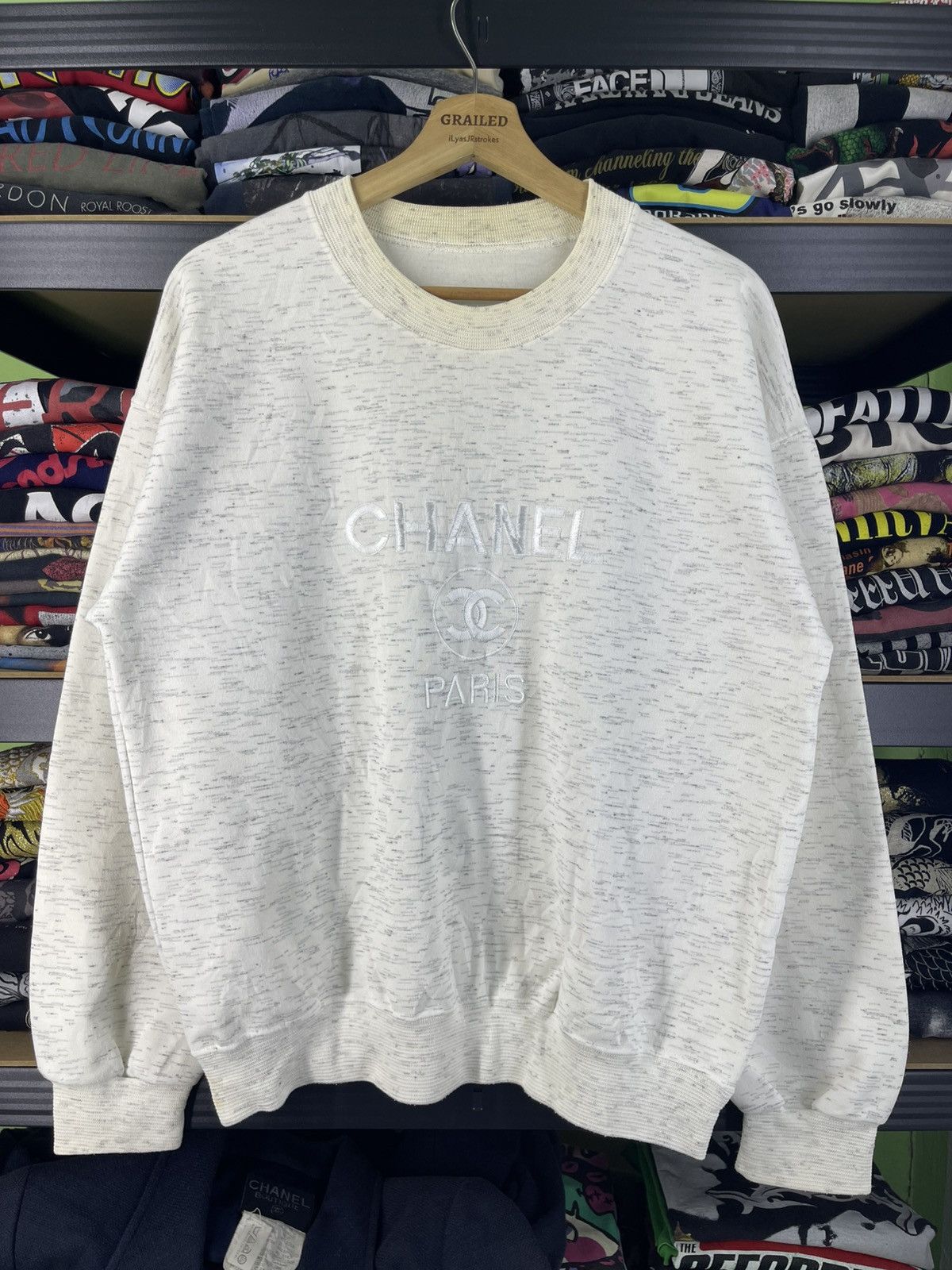Vintage Vintage Chanel Embroidered Bootleg 90's Grey Sweatshirt Size US M / EU 48-50 / 2 - 2 Thumbnail