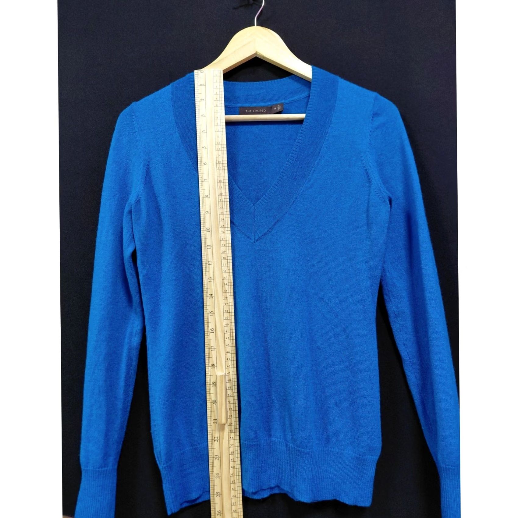 Vintage THE LIMITED Sweater Women Size M Blue Solid V-Neck Knit Merino Wool Blend Lightweight Pullover Long Sleeve Casual Workwear Size M / US 6-8 / IT 42-44 - 6 Thumbnail