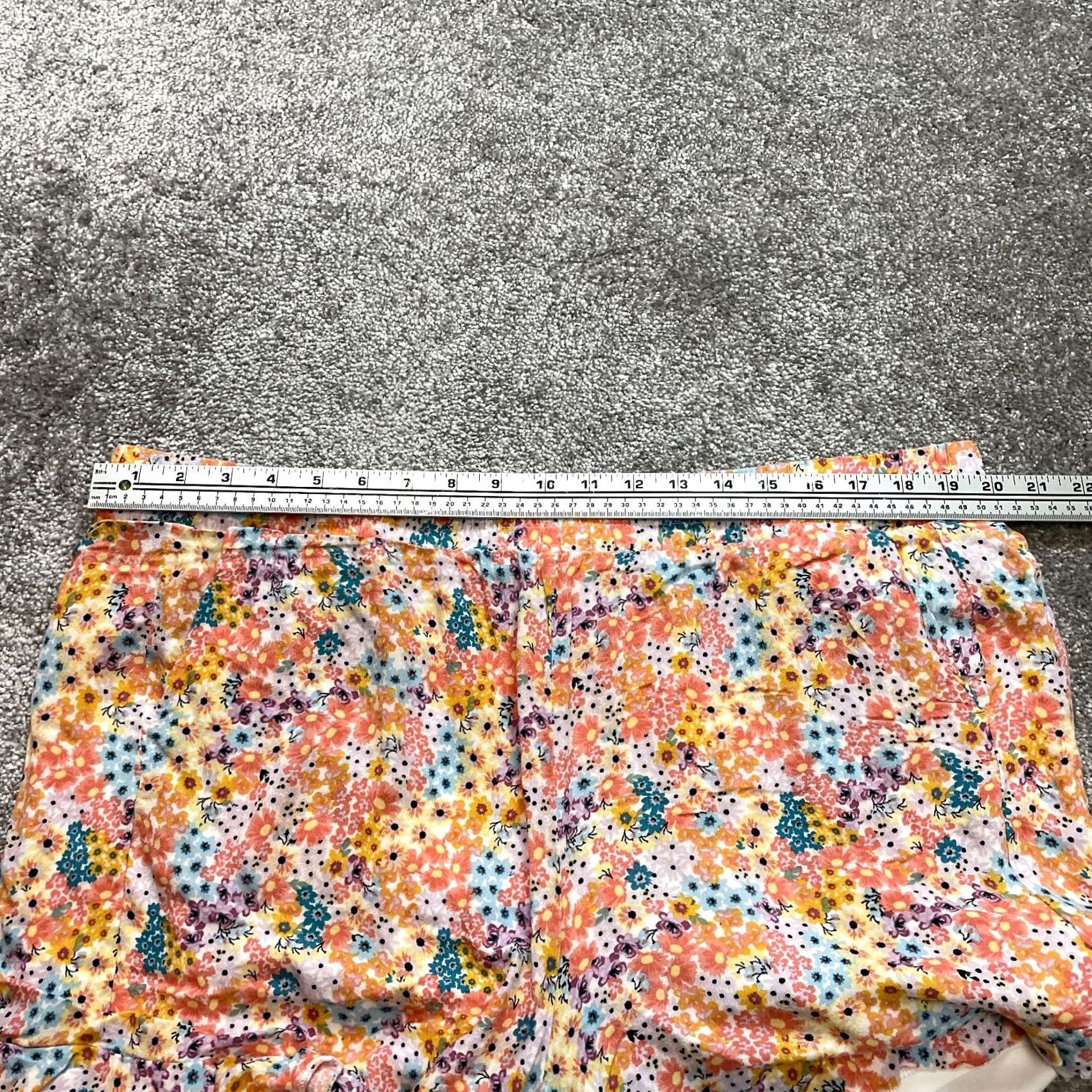 Torrid Torrid Sweat Shorts Womens L Colorful Floral Lined Lounge Casual Soft Size 27" / US 4 / IT 40 - 4 Thumbnail