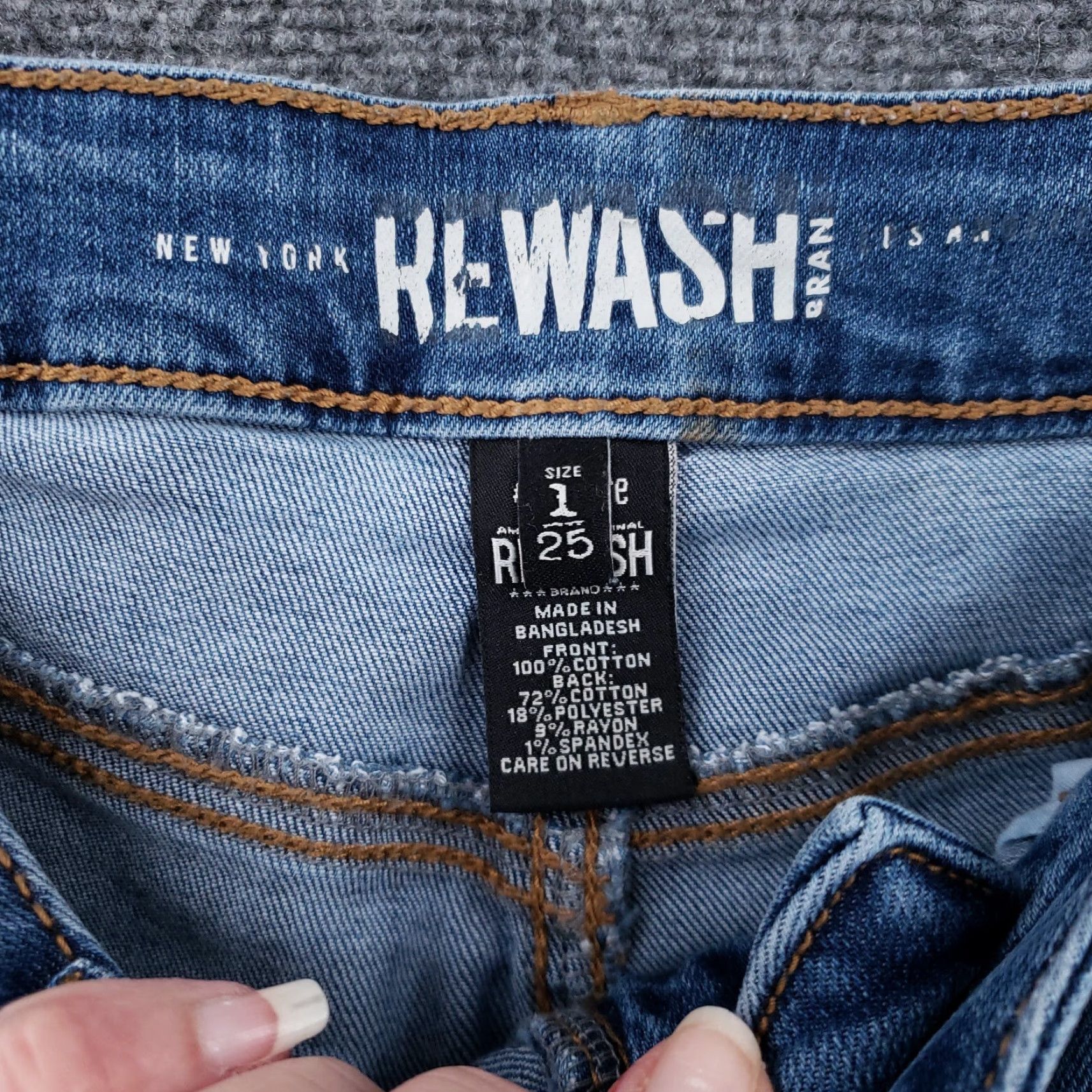 Vintage Rewash Shorts Womens 1/25 Blue Reunion Wedge Midi High Rise Distressed Denim Shorts Casual Walking 27in Waist XS?? Size 42" / US 20 - 3 Thumbnail