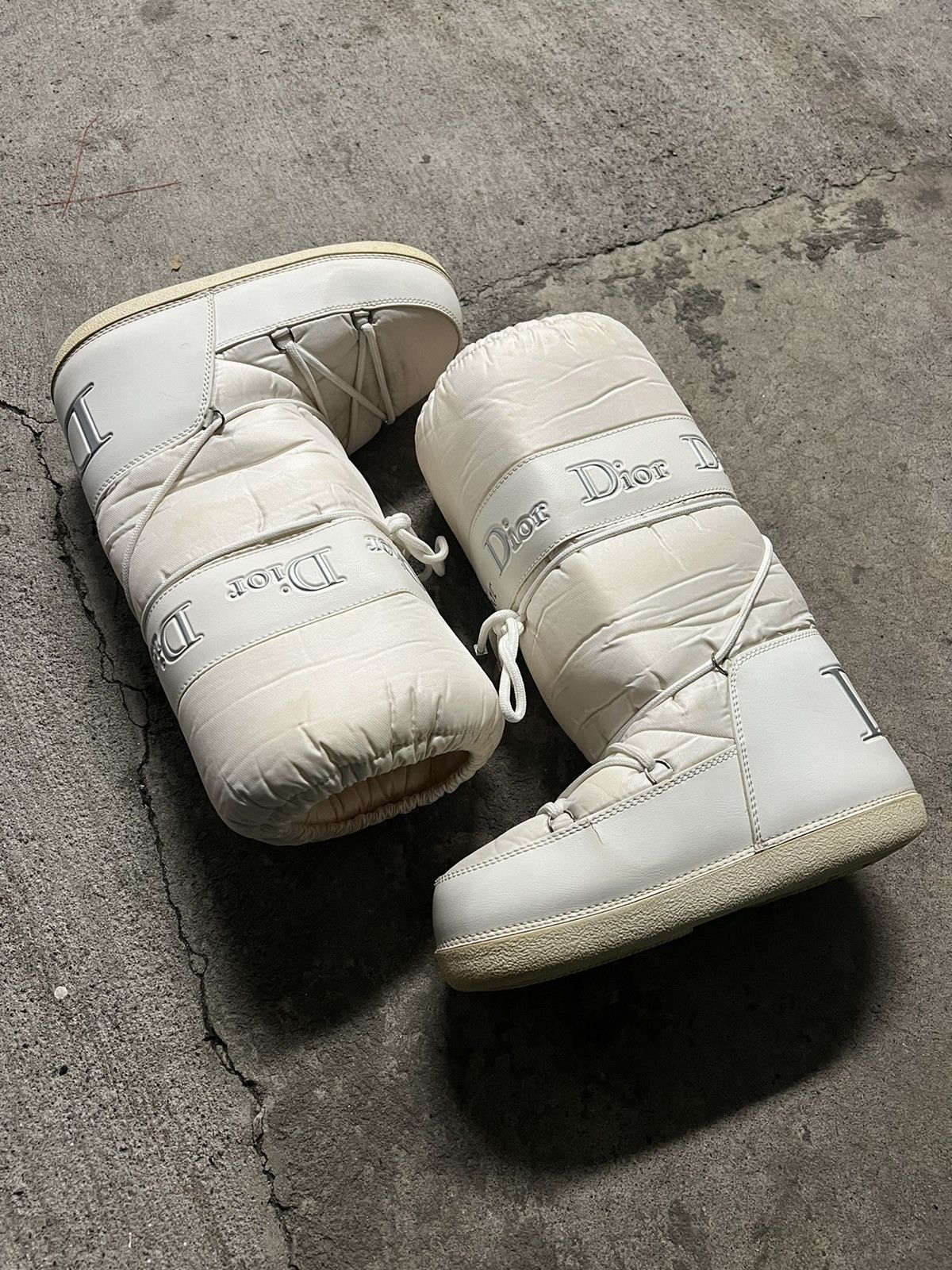 Dior FW/04 Dior Galliano White/Cream Moon Boots☃️ Size US 10 / IT 40 - 2 Thumbnail