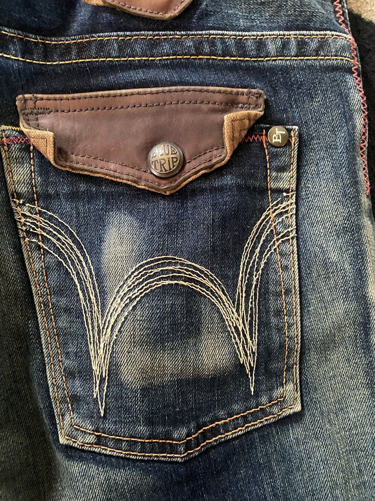 Edwin 🔥FLARE🔥🔥Vintage Edwin Blue Trip Leather Pocket Style Size US 32 / EU 48 - 3 Thumbnail