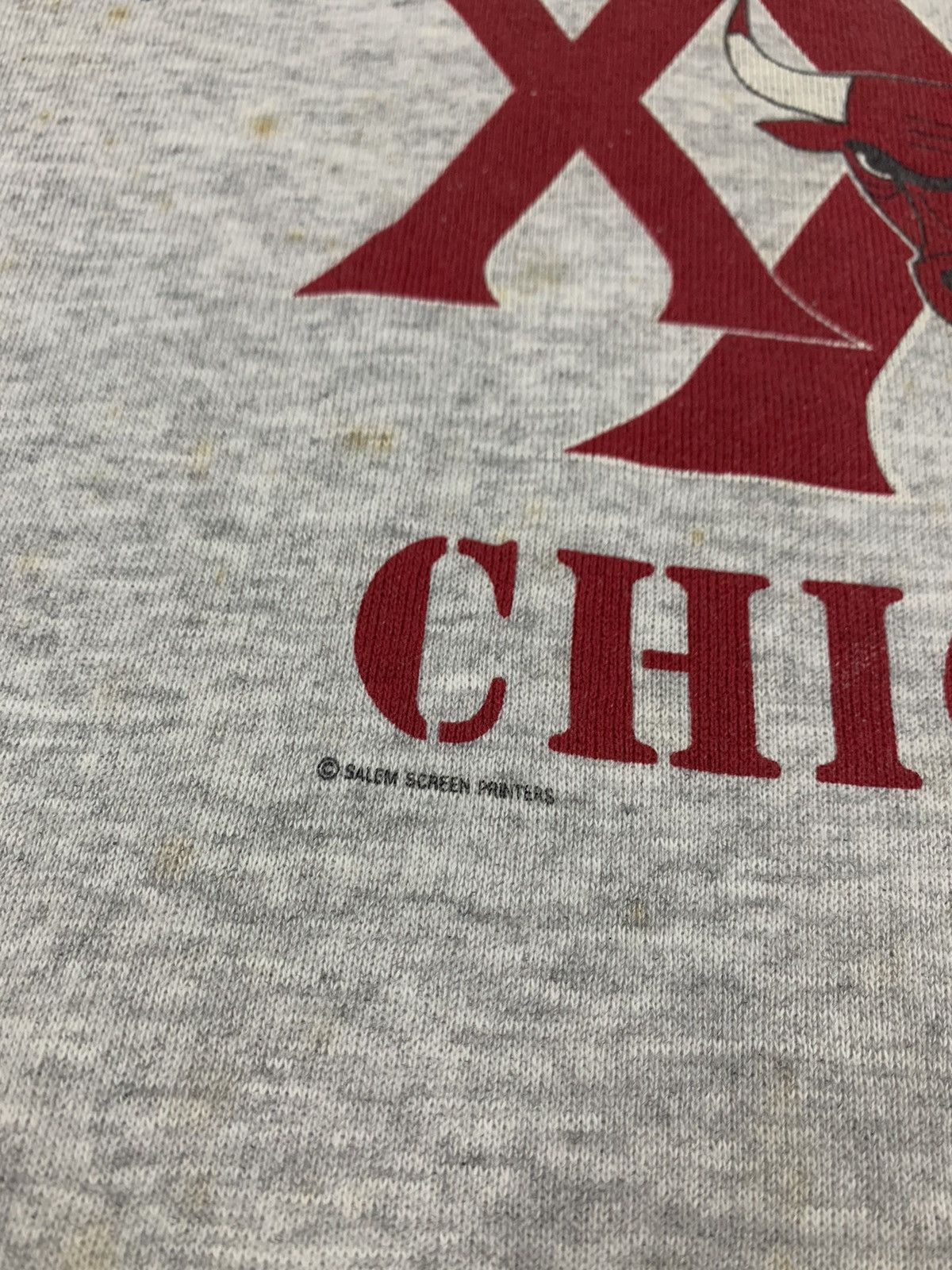 NBA × Salem Sportswear × Vintage Vtg Bulls Chicago Sweatshirt by Salem Sportswear Size US L / EU 52-54 / 3 - 7 Thumbnail