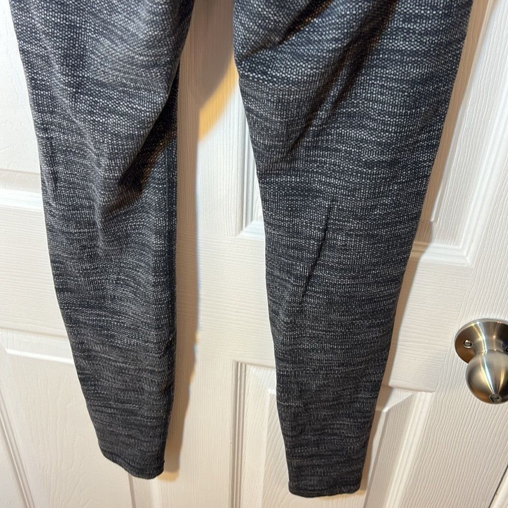 Lululemon Size 4 wunder under lululemon pants Size 27" / US 4 / IT 40 - 3 Thumbnail