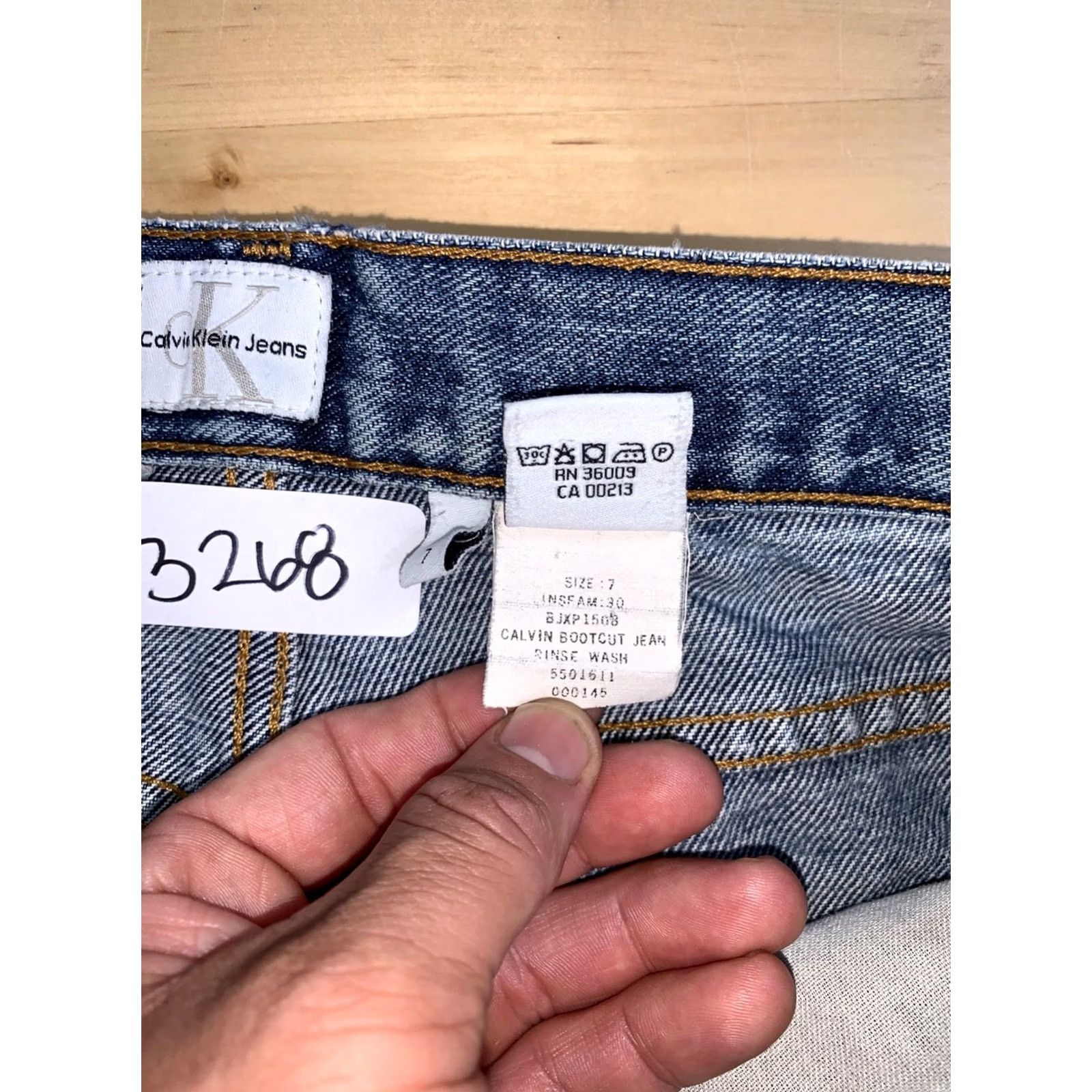 Calvin Klein Calvin Klein Women 7 Blue Cut Off Shorts 3" Inseam Casual Distress Size 28" / US 6 / IT 42 - 3 Thumbnail